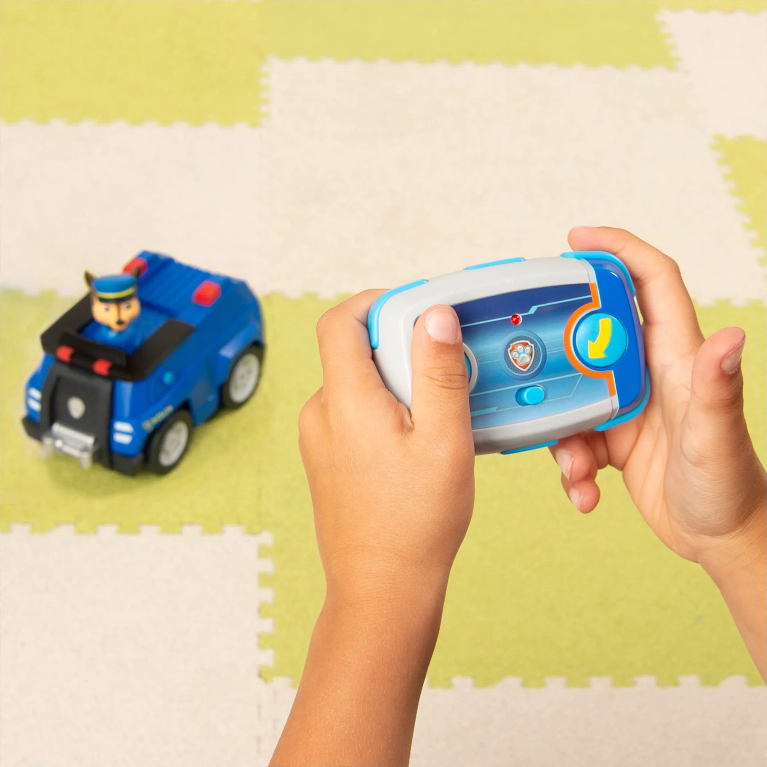 Paw Patrol Patrulla Canina - Coche Teledirigido Niños 3 Años o más | Chase Juguetes | Coche Teledirijido Niño 2.4GHZ hasta 76m | Patrulla Canina Juguetes 3 Años