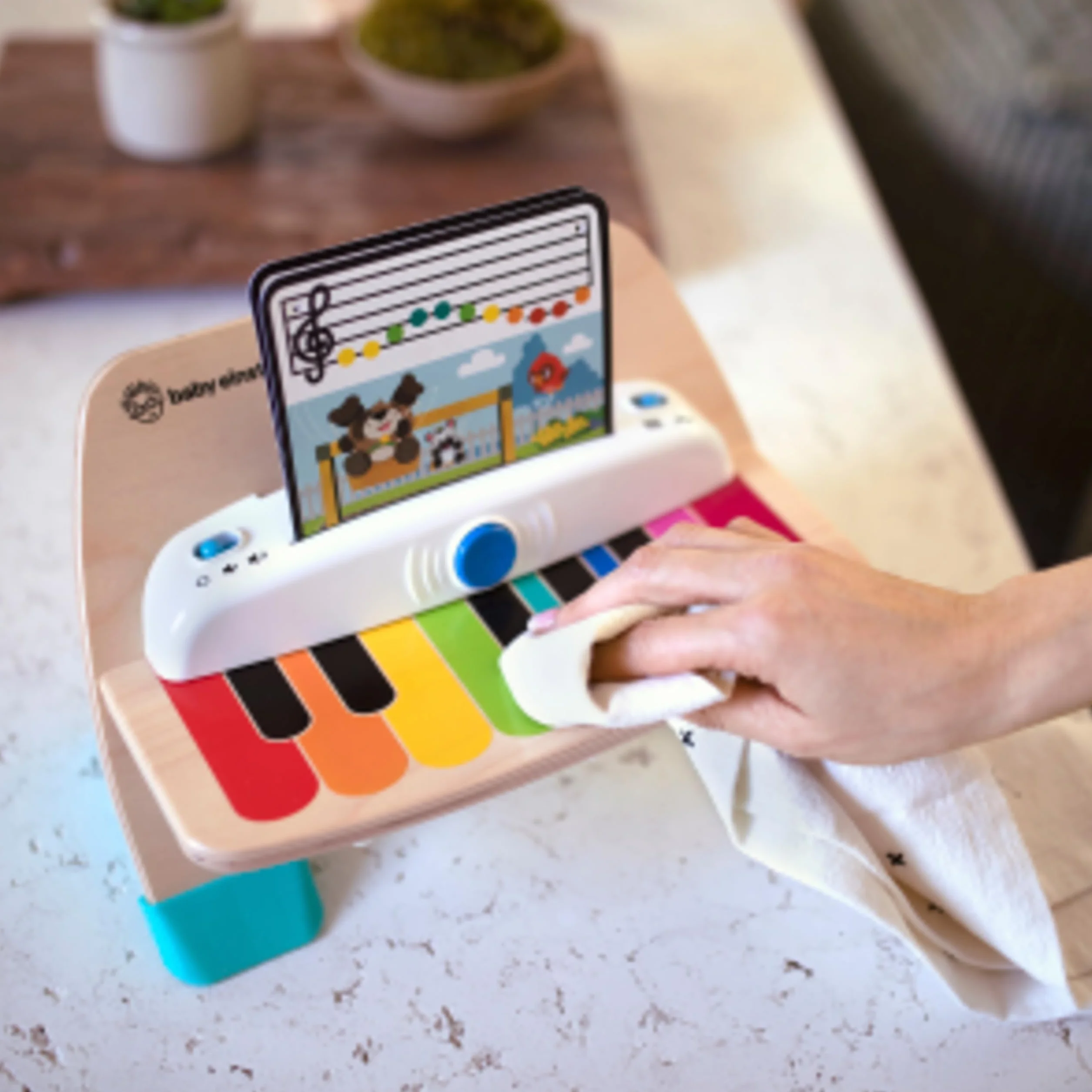 Baby Einstein, Hape, Piano Magic Touch, Juguete Musical de Madera, Incluye 3 partituras y 6 Canciones, Volumen Ajustable, a Partir de 6 Meses, Be Piano, 1 Unidad (Paquete de 1)