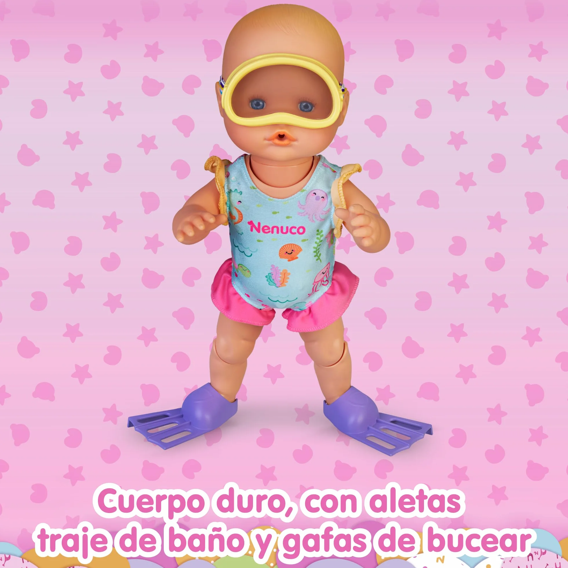 Nenuco - ¡Aprende a Bucear! Muñeco de 35 cm y Cuerpo Duro Que Mueve Sus piernas y Nada solito. con tu Ayuda podrá sumergirse en el Agua y bucear. Incluye bañador, Aletas y Gafas de bucear (NFN75000)