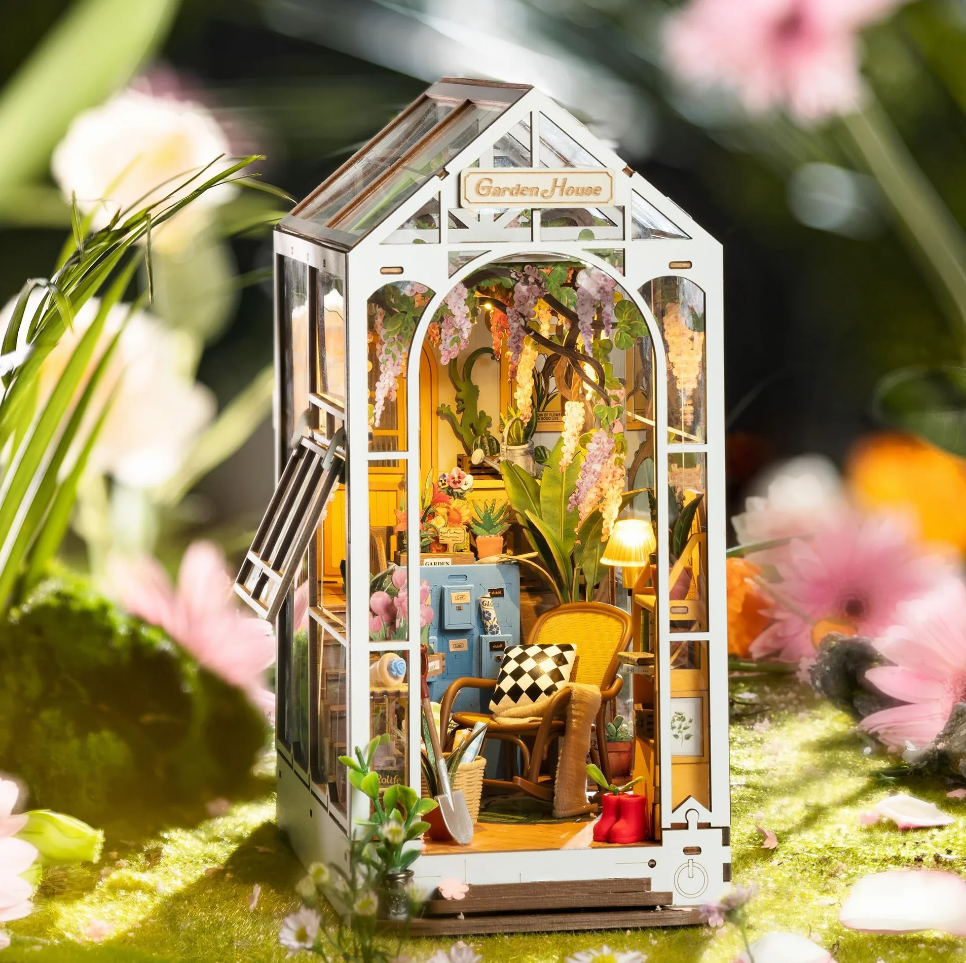 ROBOTIME DIY Book Nook Kit - Casa de muñecas en Miniatura de Madera con Muebles y Luces LED, Decoración del hogar, Regalos navideños