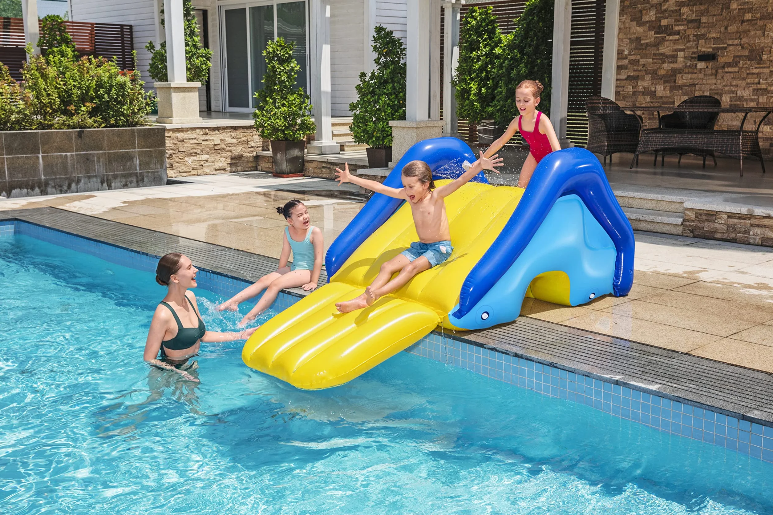 8'1" x 49" x 39"/2.47m x 1.24m x 1.00m Giant Pool Water Slide