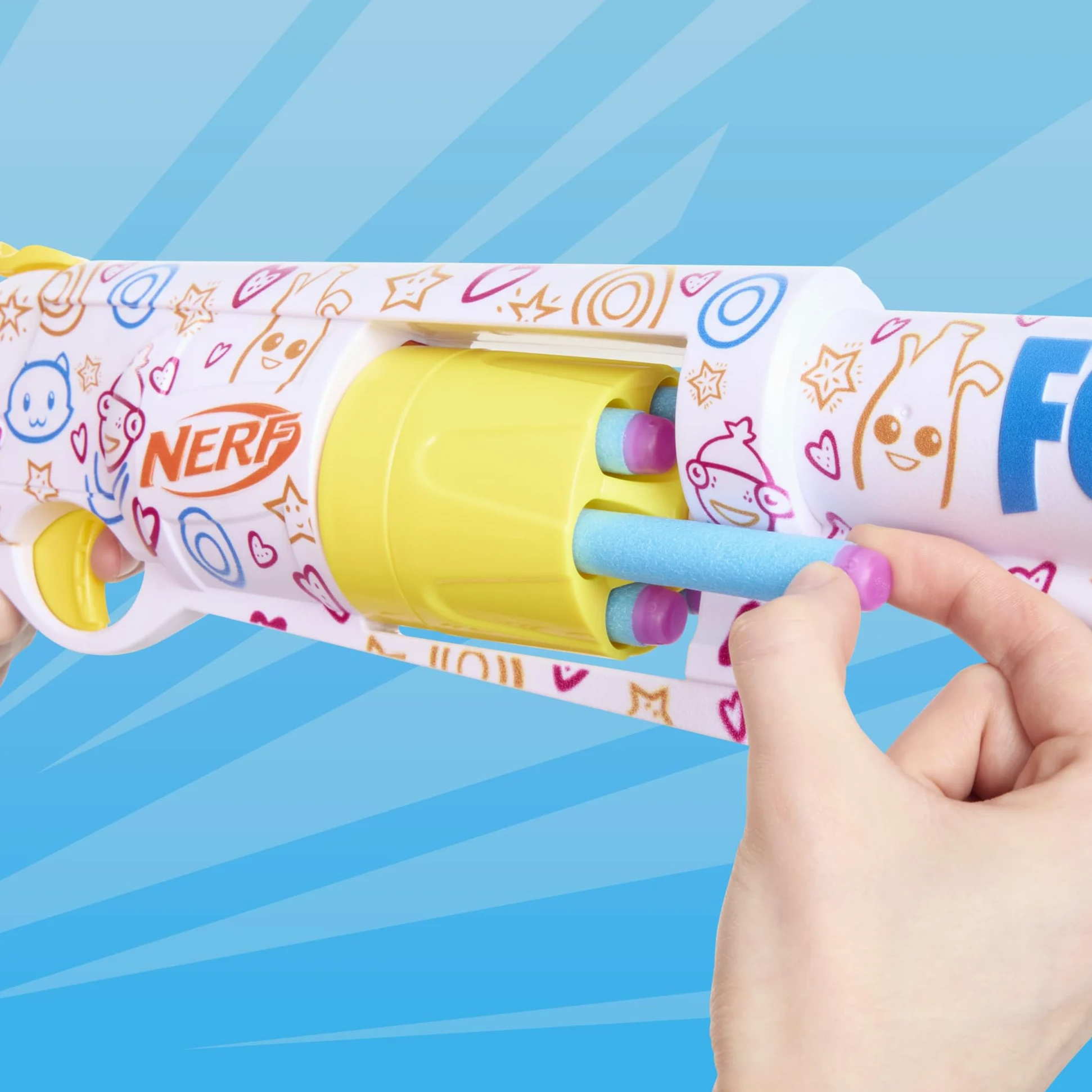 Nerf Fortnite Frenz 4 Ever Blaster, código de bonificación para desbloquear Frenz 4 Ever Wrap en el Juego, 6 Dardos Elite, Tambor de 6 Dardos, Regalos de Fortnite