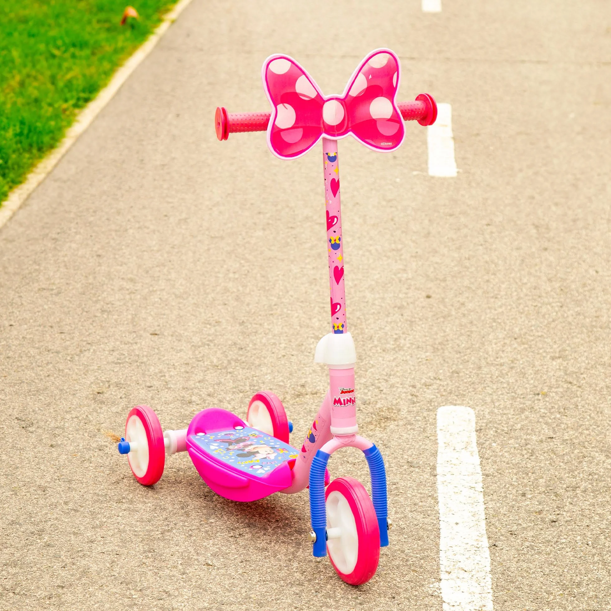 Disney Minnie Patinete 3 Ruedas +20 kg +2 años, 57x30x60-66 cm, Escudo Delantero, Juegos para niños, Motricidad, Diseño Colorido Minnie Mouse, Patinete Infantil, Fácil de Montar (77742)
