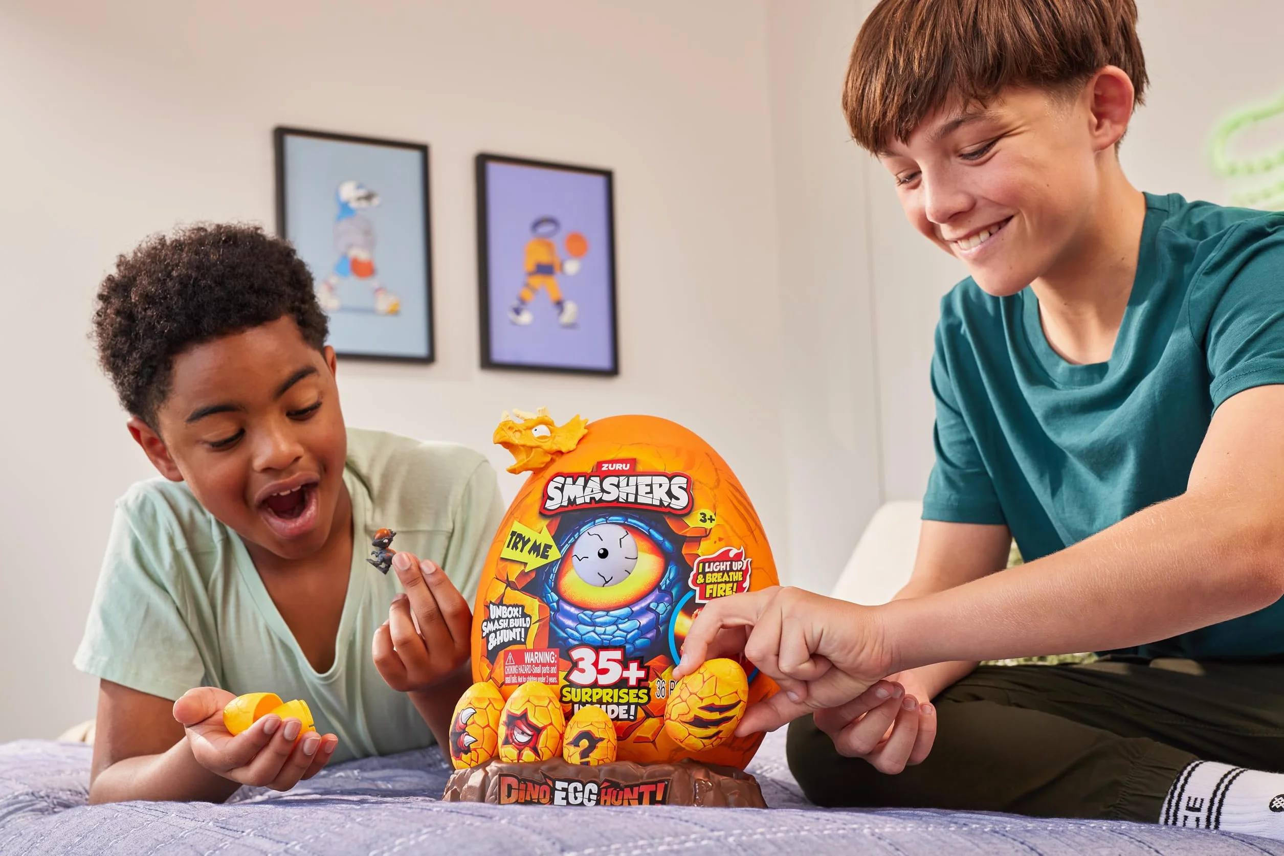 ZURU Smashers Dino Egg Hunt Dinosaurio Luminoso Que Escupe Fuego Giganotosaurus Juguete Coleccionable