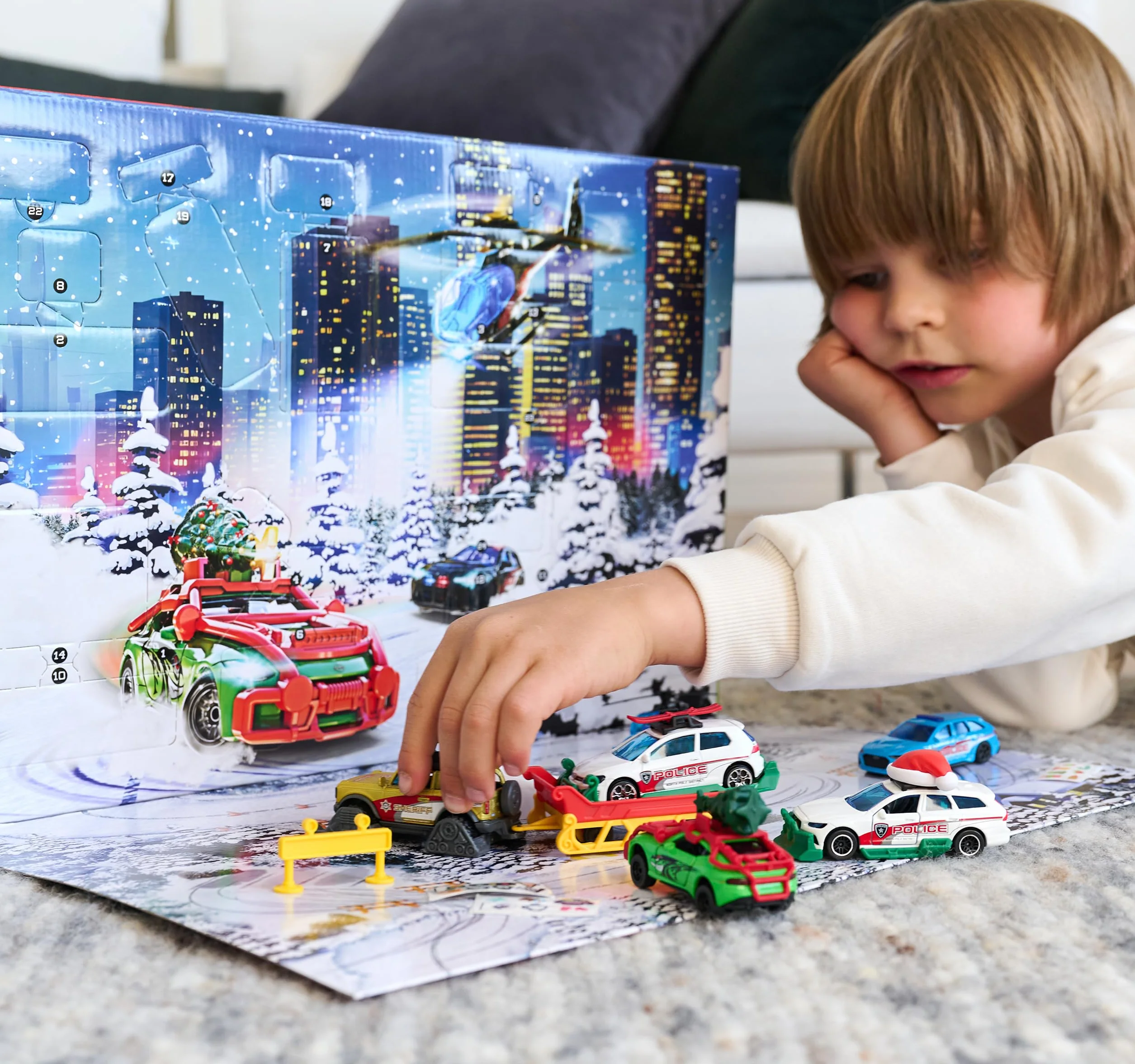 Majorette, Calendario de Adviento, Set de 8 Coches, Metal, 7,5 cm, Piezas de Taller, Accesorios Tuning, Pegatinas, Diorama Incluido, Caja Decorada, Ideal para Regalar, 3 años (8504107000)