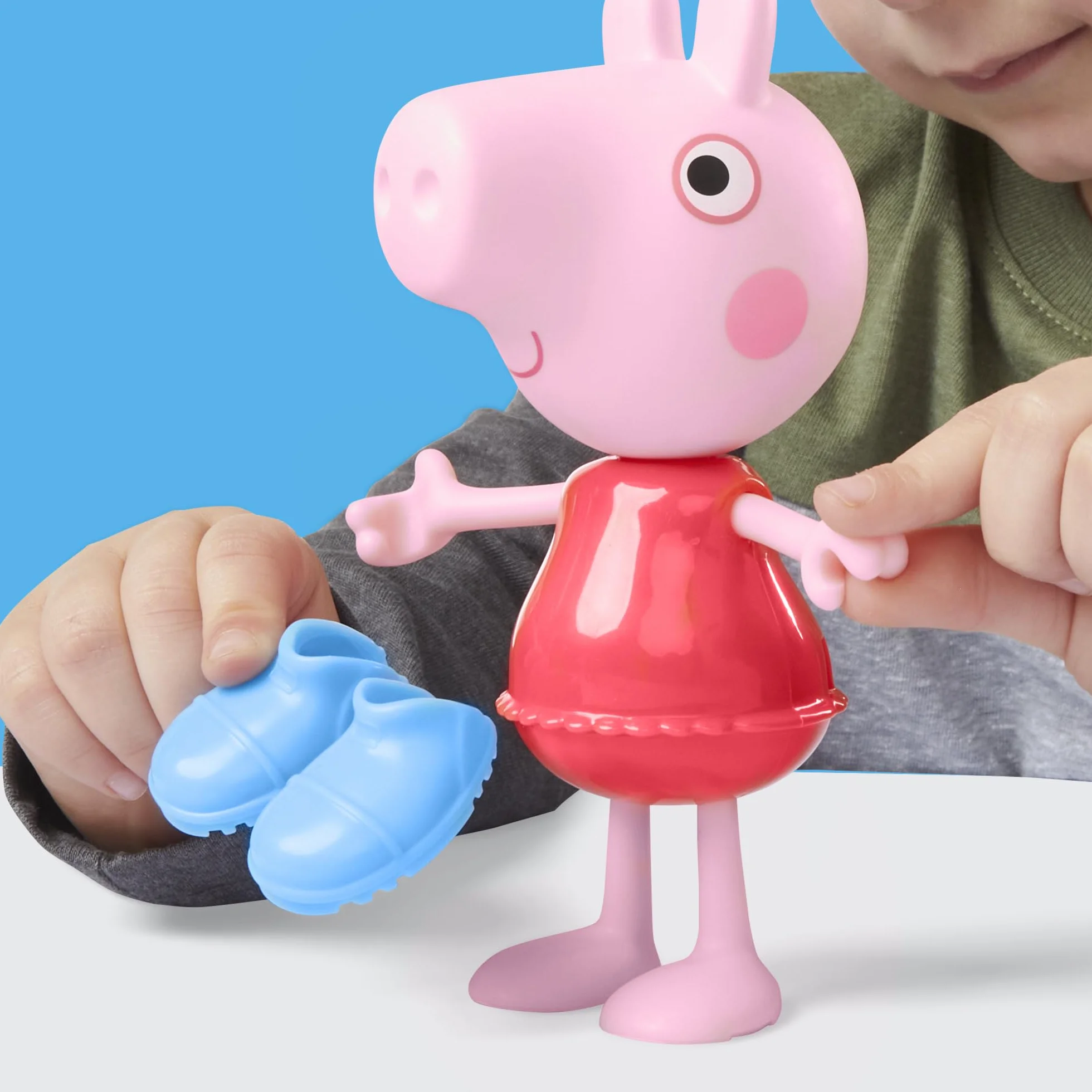 Hasbro Peppa Pig, Estilos Divertidos en Días de Lluvia, Muñecas para Niñas y Niños de 3 Años, Juguete con Accesorios, Traje de Color Amarillo, Inventar Historias, Reyes Magos