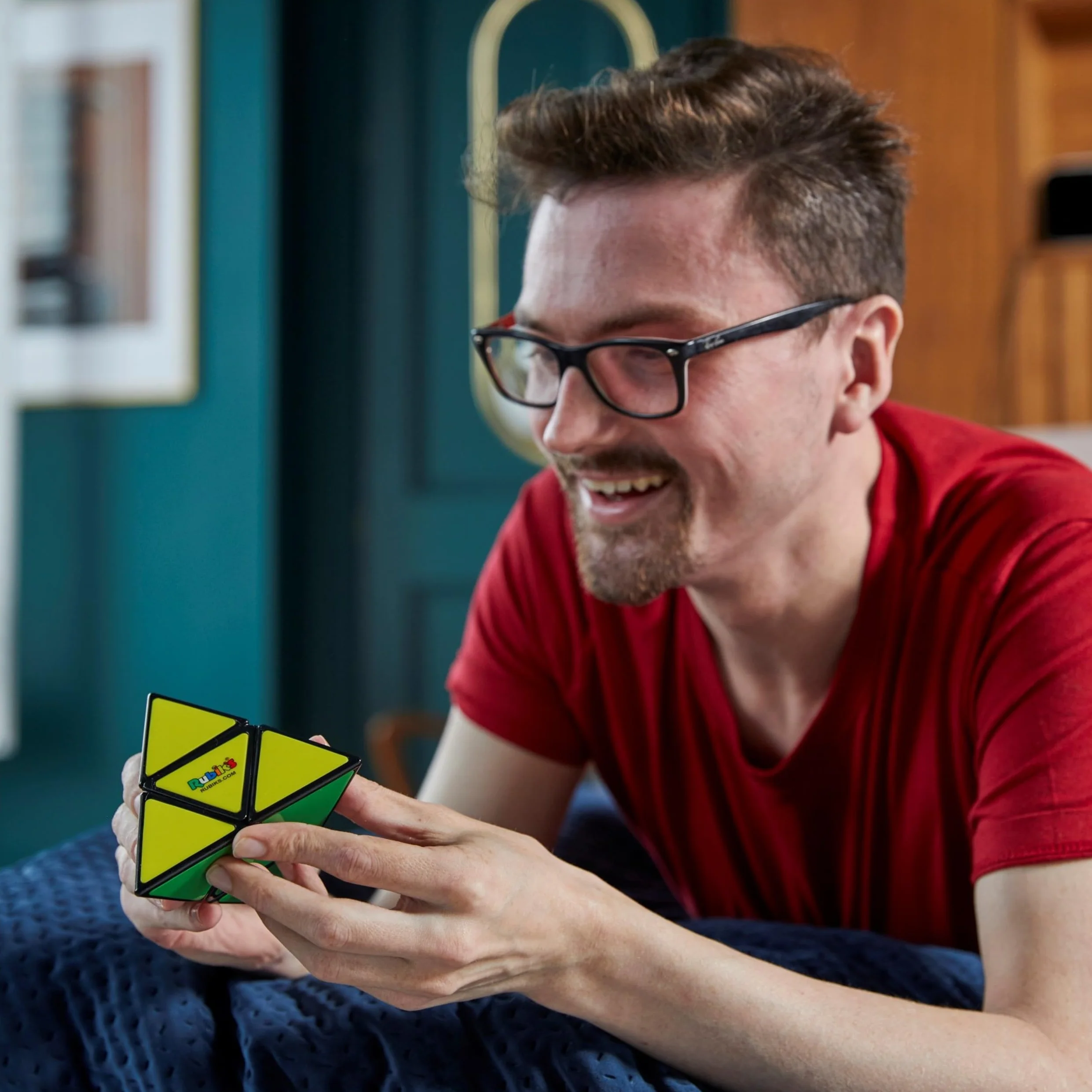 Rubiks - Cubo De Rubik Pirámide - Rompecabezas Adultos Y Rompecabezas Niños | Rubik Cube De Bolsillo para Desafiar La Mente | Regalo Niño 8 Años O Más | Juegos Niños 8 Años