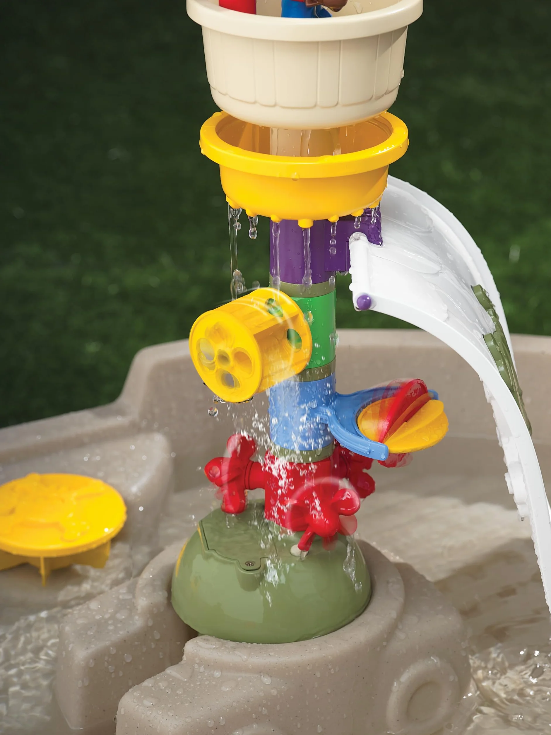 Little Tikes Anchors Away Pirate Ship - Mesa de Juego Acuática con Cañón, Spinner y Diversión con Salpicaduras, Fomenta el Juego Creativo, para Niños Entre 3 y 10 Años