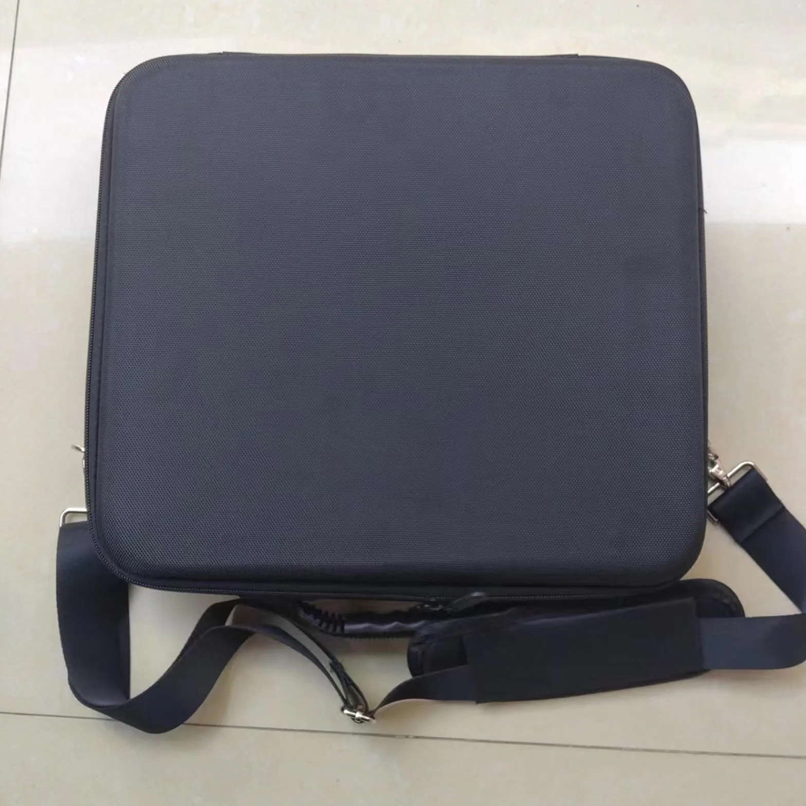 Estuche para bolas de billar con asa de transporte