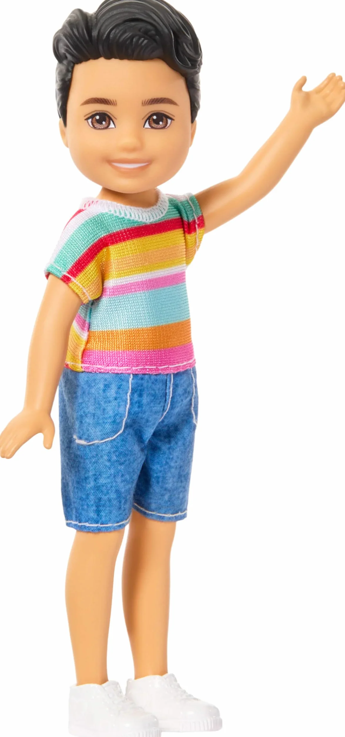 Barbie Club Chelsea Koji, muñeco pequeño de 15,24cm con Pelo castaño, Camiseta con Estampado de Rayas, Pantalones Cortos y Zapatos extraíbles, JJB36