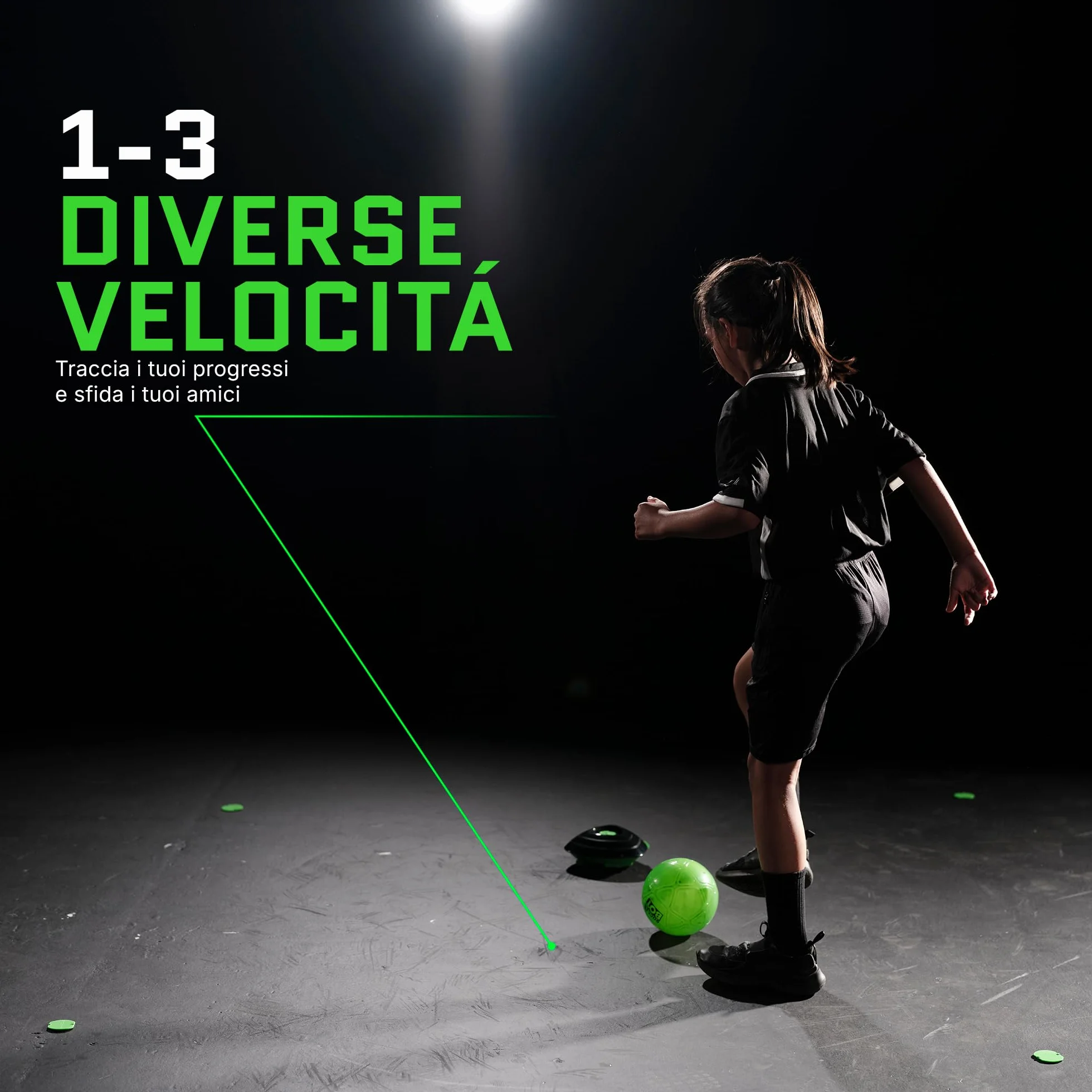 Smart Ball - Soccerbot, Entrenador Personal de Fútbol Indoor, Bot con Sensores para Seguir al Balón, Maniobrando para Probar tus Habilidades, Pantalla LCD para la Puntuación, Famosa (MR100000)