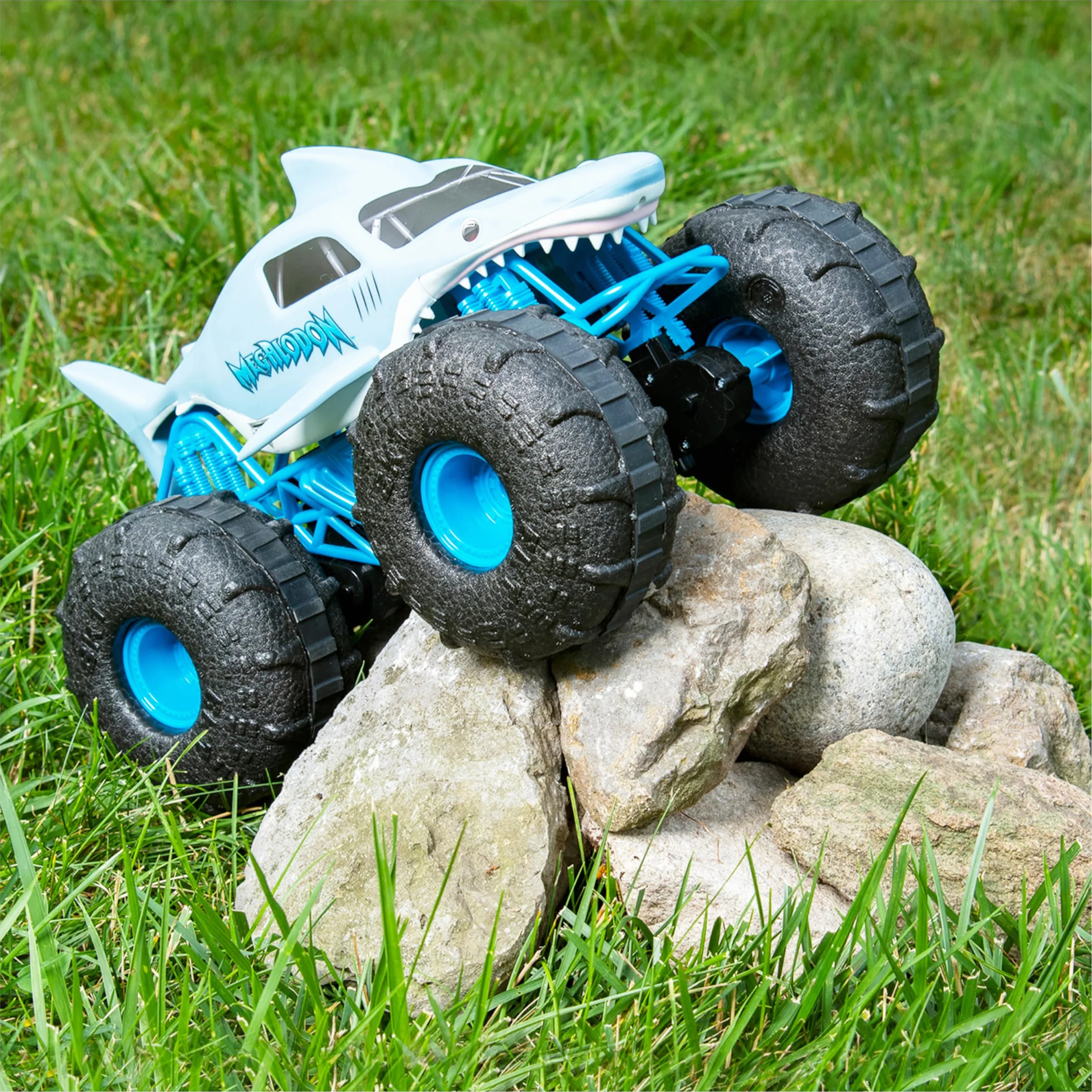 Monster Jam - Coche Teledirigido Megalodón Monster Truck - Coche RC Megalodon Storm a Escala 1:15-2.4GHZ hasta 76m - Juguetes Niños 4 Años + Regalo Niño 4 Años +