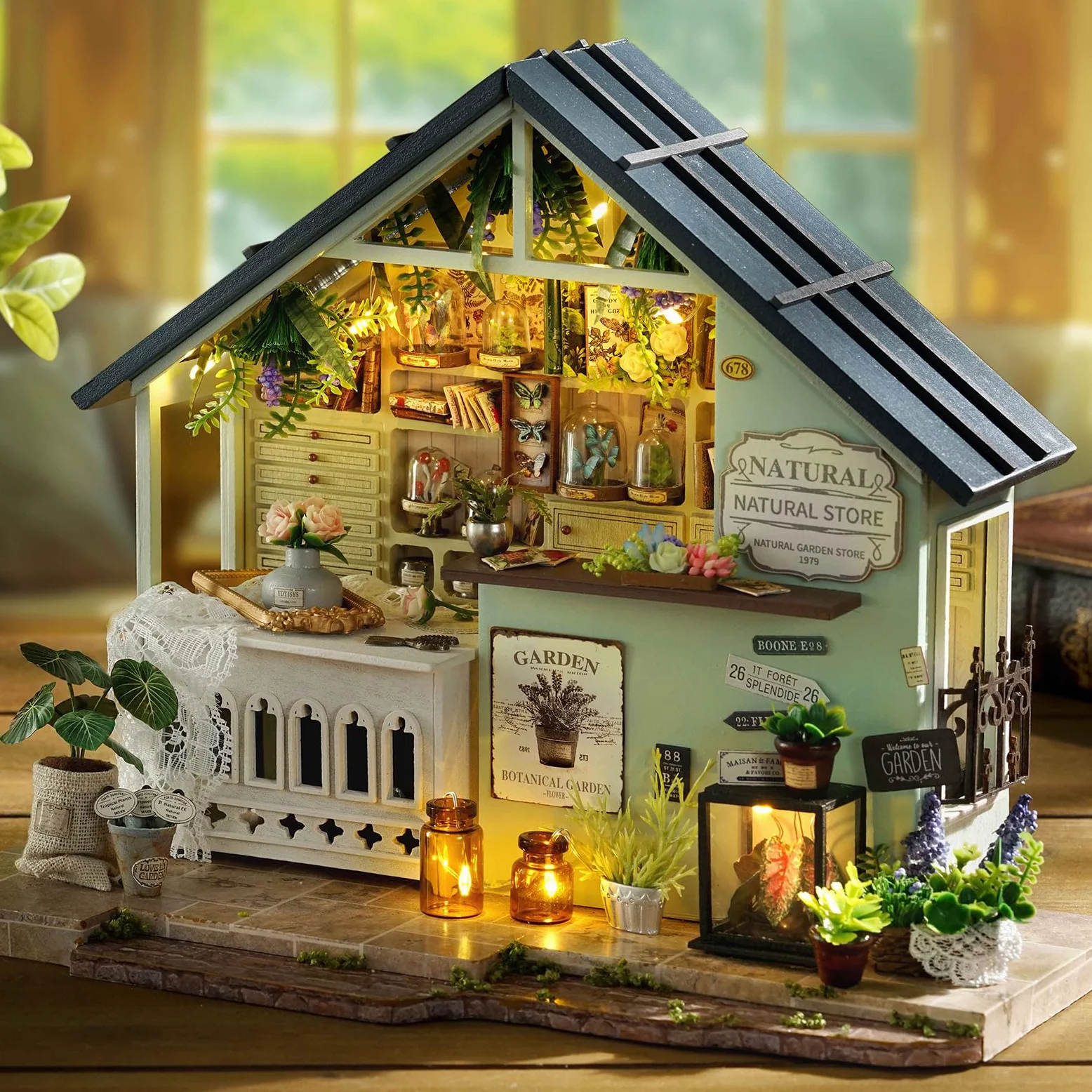 CUTEROOM Casa de muñecas en miniatura de madera DIY – Kit creativo de casa en miniatura para adultos, perfecto como decoración del hogar (estudio de plantas verdes)