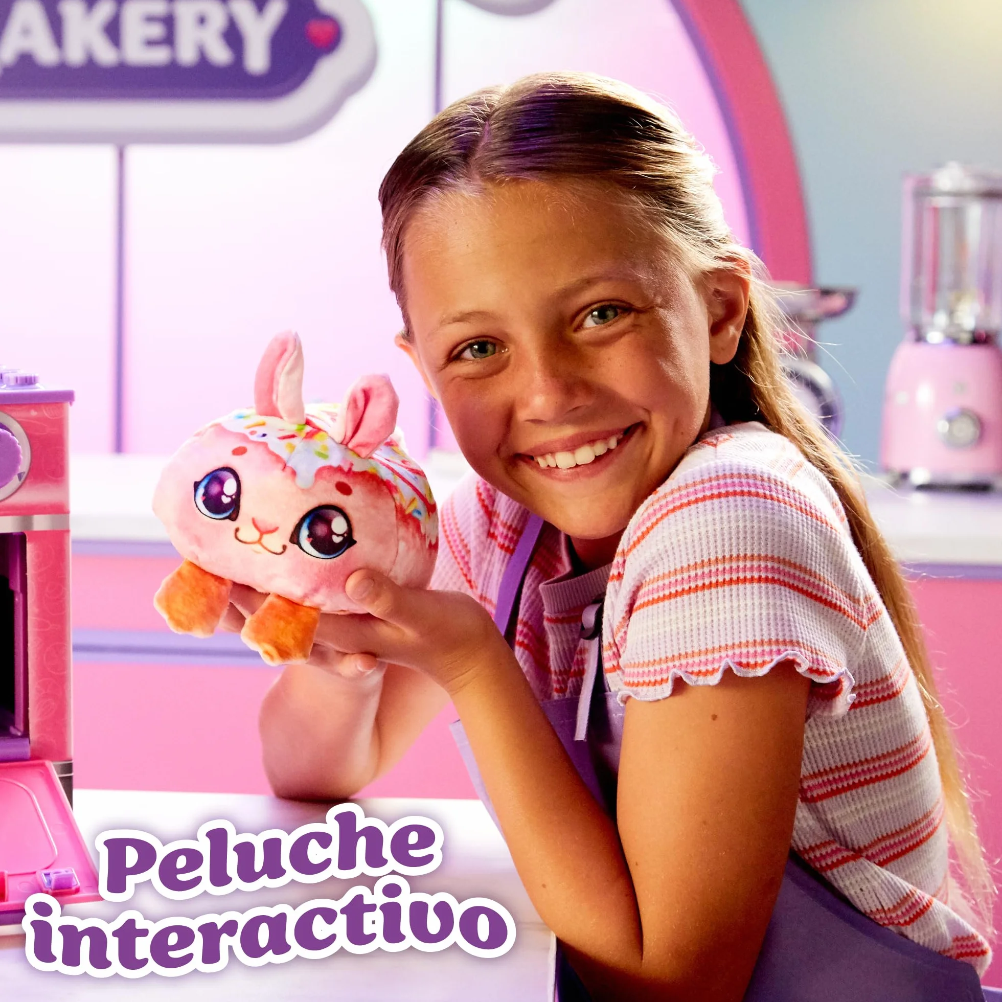 Cookeez Makery - Horno Mágico, juguete infantil interactivo, con ingredientes para crear tu mascota de peluche, tiene sonidos y olor dulce, niños y niñas +5 años, modelo aleatorio, Famosa (CKE00000)