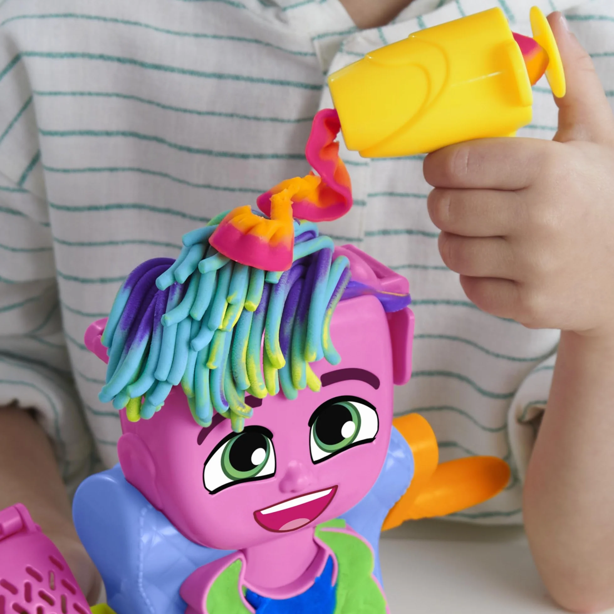 Play-Doh Hasbro Peluquería, Manualidades para Niñas y Niños a Partir de 3 Años, Set con Herramientas y 6 Botes de Plastilina de Colores, Regalo Creativo