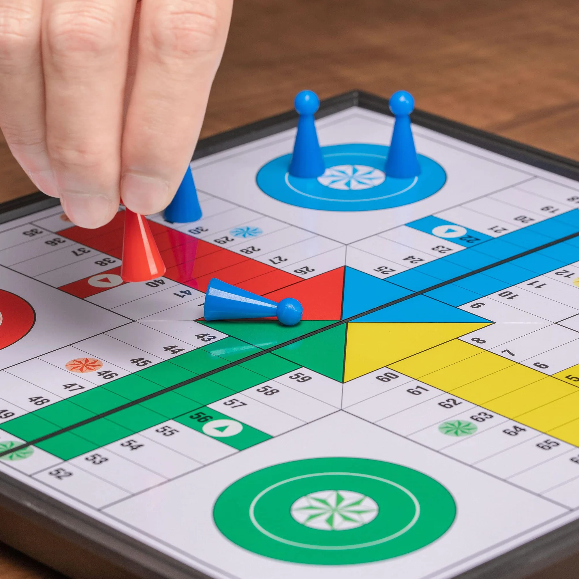Ludo Magnético Plegable de Viaje Mini Juego de Tablero 25 cm - Juego de Estrategia Clásico Portátil