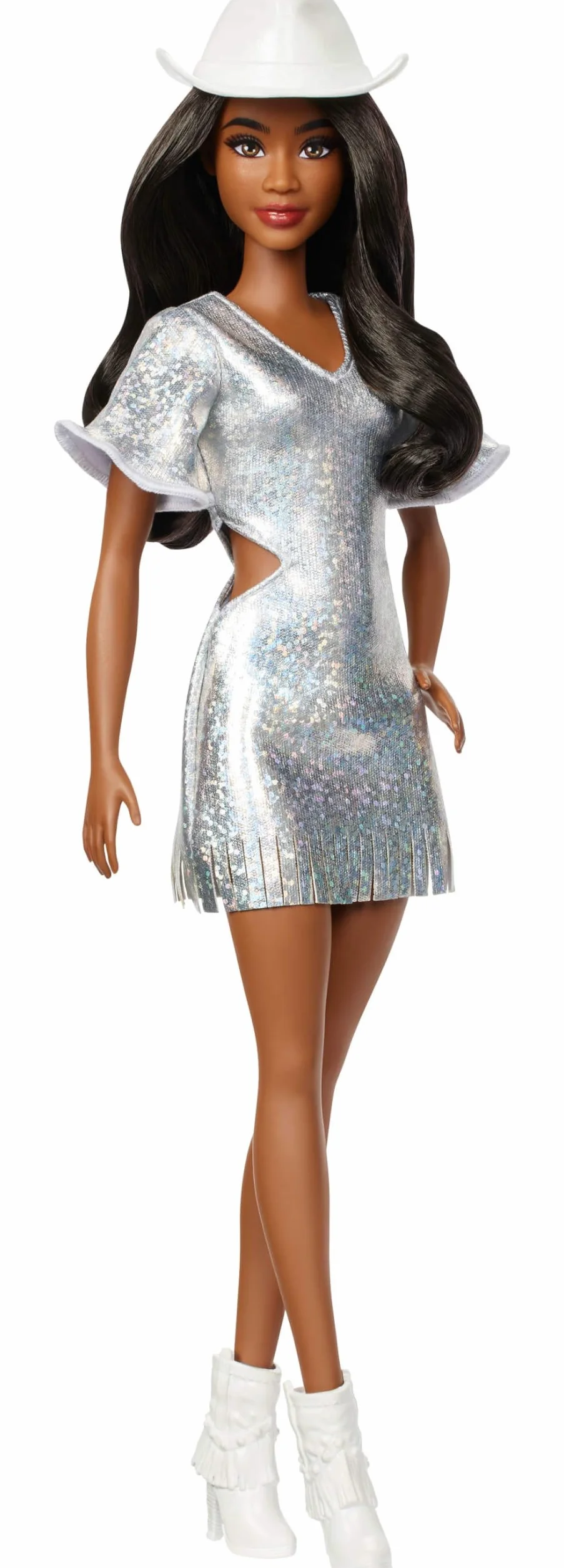 Barbie Fashionistas Muñeca n. 239 con pelo negro y vestido brillante con flecos plateados y accesorios occidentales, como botas y sombrero vaquero blancos, HYT95