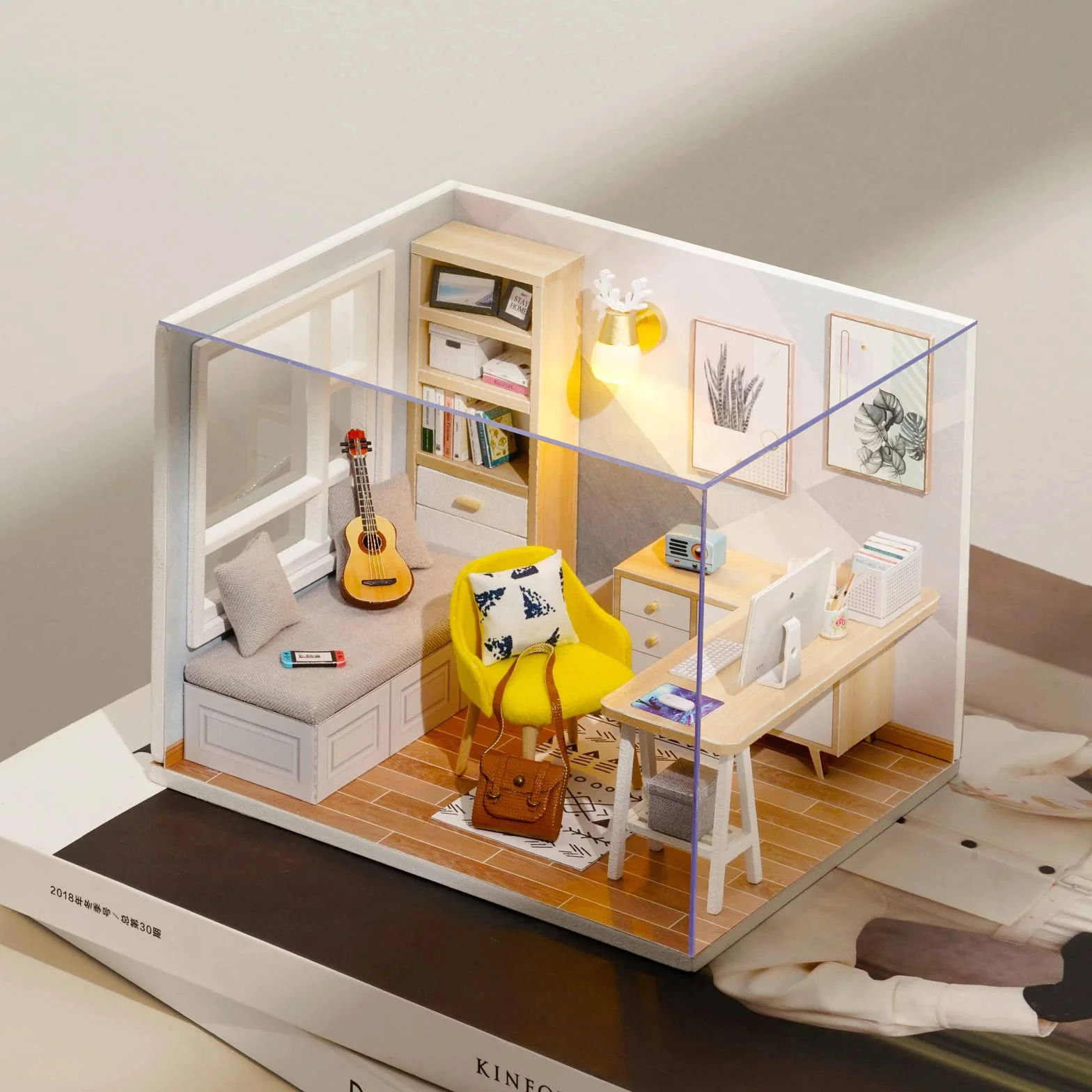 CUTEROOM Kit de casa de Madera en Miniatura 1:32 coleccionista con Muebles y Accesorios