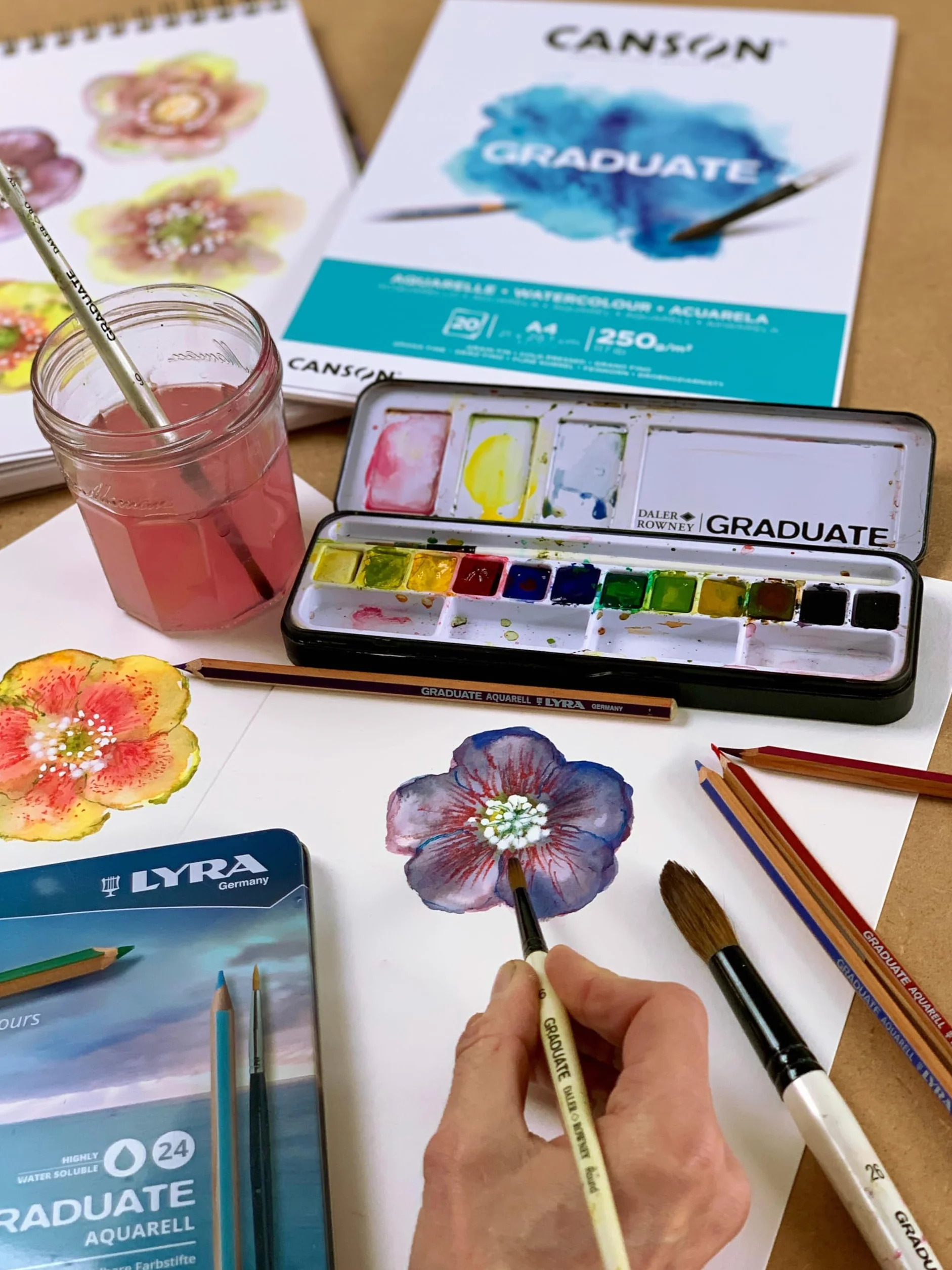 Daler-Rowney Graduate Acuarelas Profesionales, Set de Acuarelas 12 Colores con Pincel, Kit Acuarela Portátil en Caja Metálica, Estuche para Estudiantes, Artistas y Manualidades