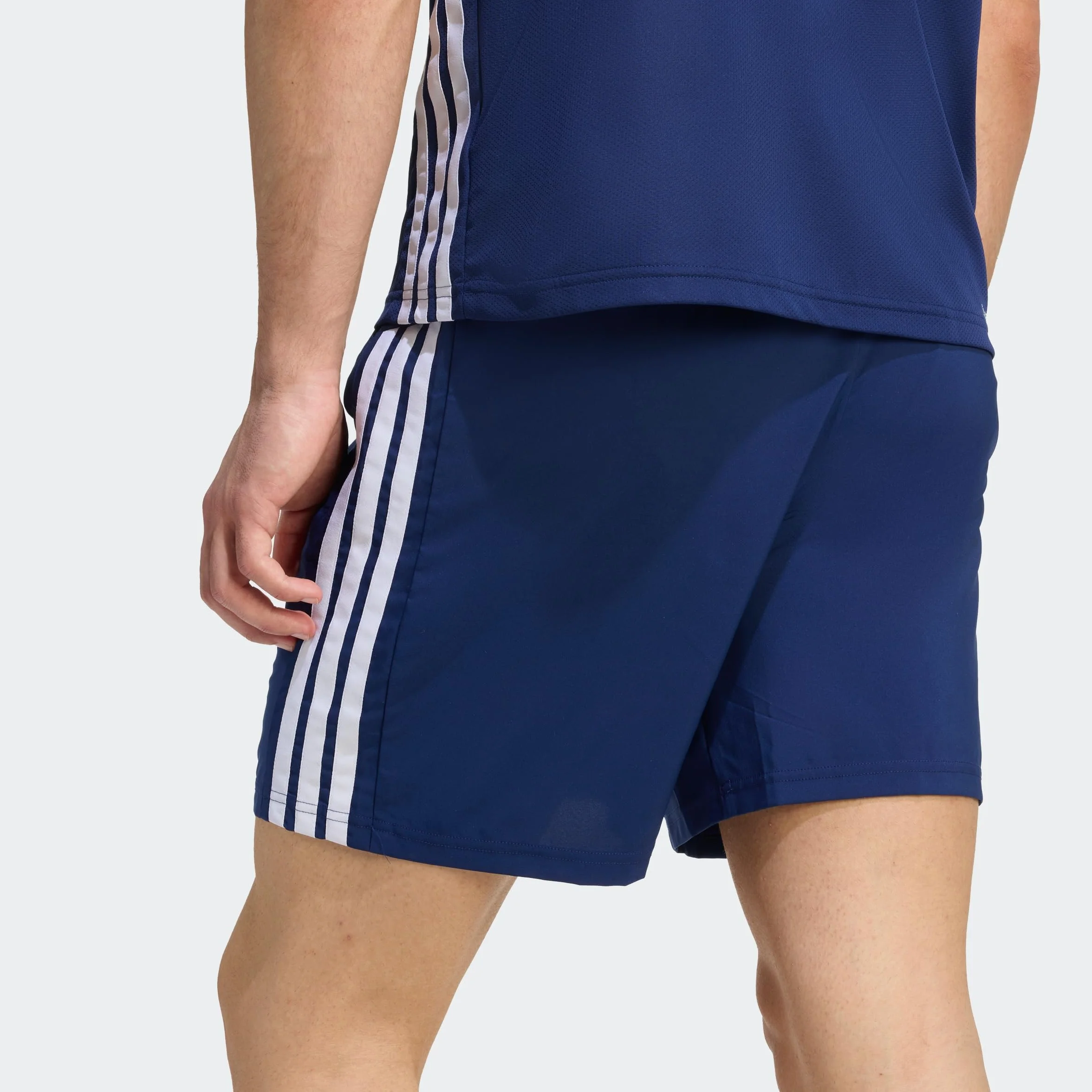 adidas Pantalón Corto Técnico de Entrenamiento Essentials 3 Stripes