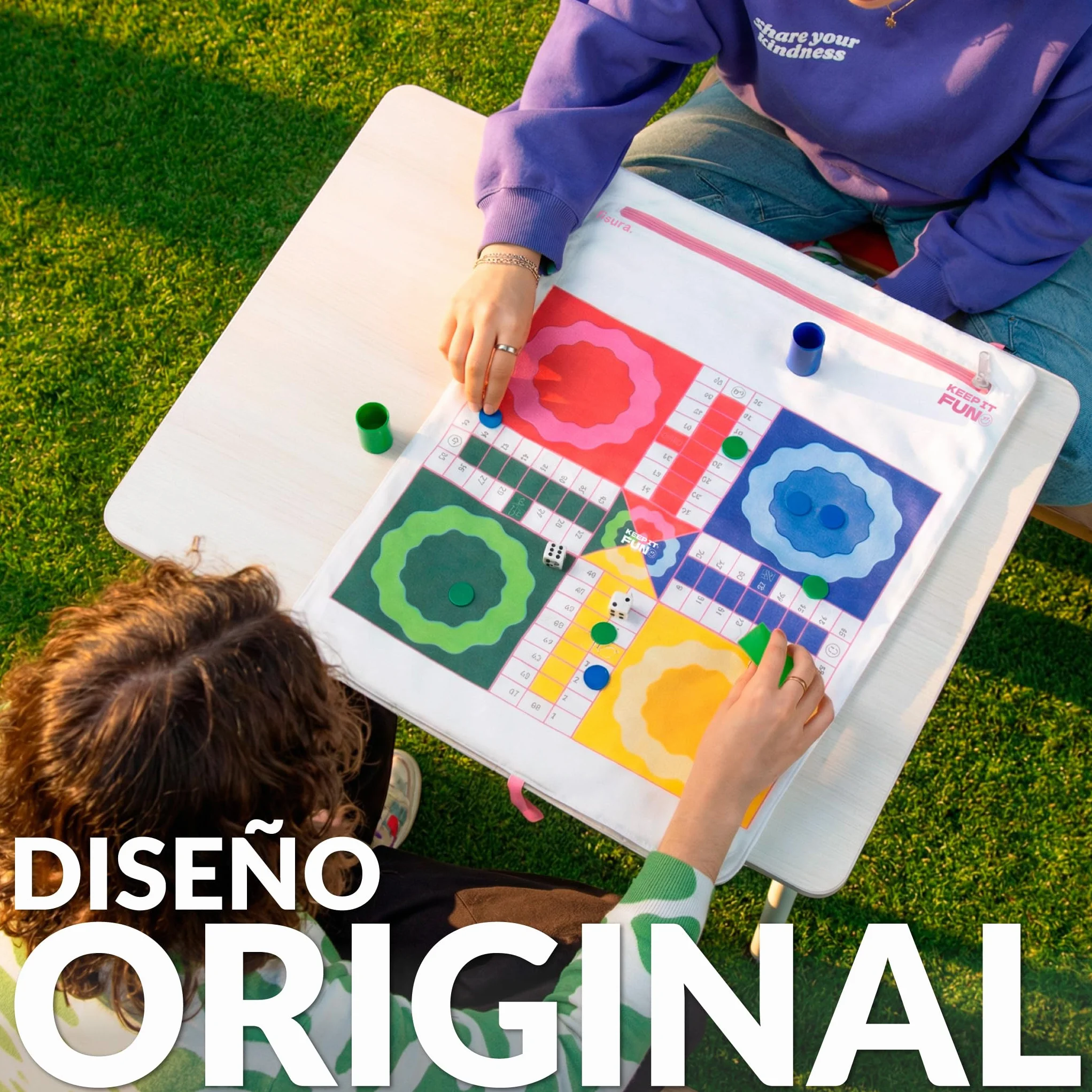 Fisura – Juego de Mesa portátil parchís. Juego de Viaje Enrollable para Playa, Viaje y escapadas. Parchís portátil Original. Fichas Incluidas. 40 cm x 9 cm