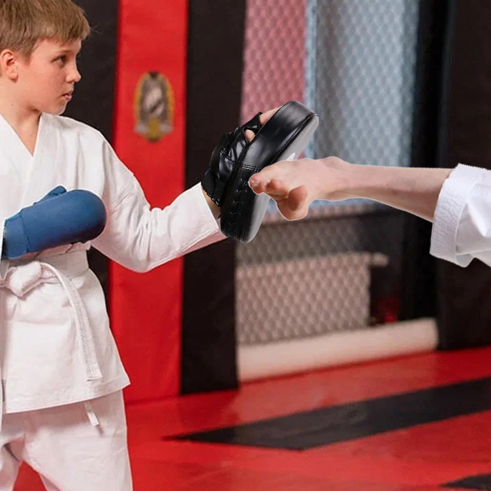 Guantes de boxeo de cuero profesionales para adultos, almohadillas curvadas MMA equipo artes marciales