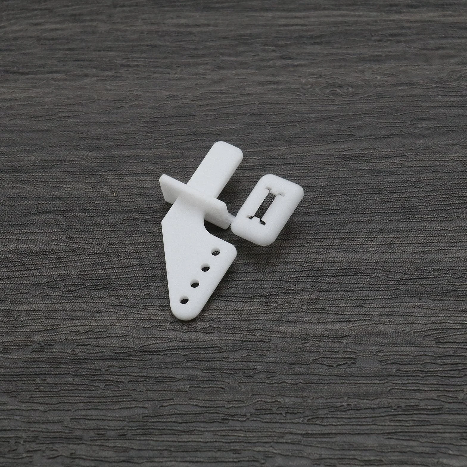 ECSiNG 20 Piezas Bocinas de Control de Nailon de 4 Orificios para Piezas de Aviones RC Control Remoto Espuma Avión Eléctrico Máquinas KT Accesorios de Repuesto