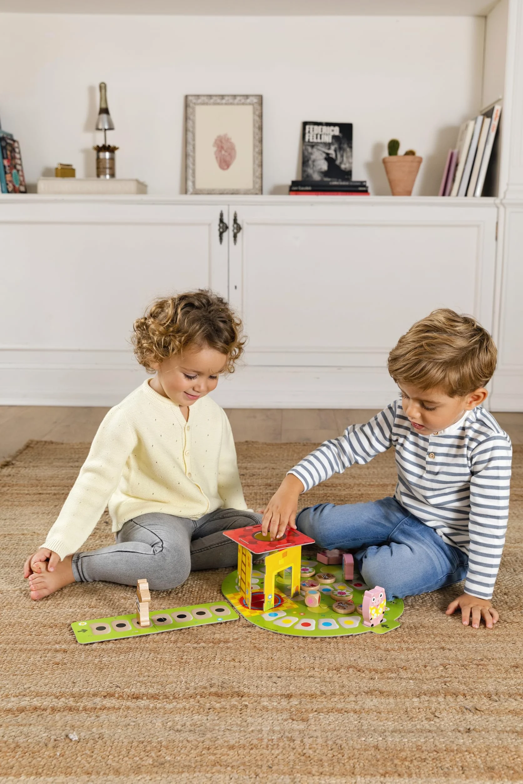 Goula Los 3 Cerditos Juego de Mesa Educativo Preescolar para Niños a Partir de 2 Años con Piezas de Madera y Tablero Puzle
