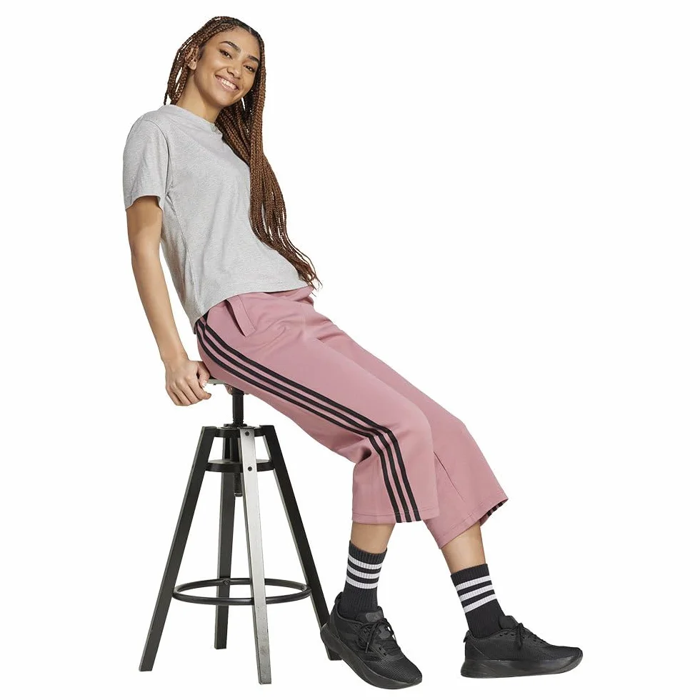 Adidas Essentials Small Logo T-Shirt Camiseta de Manga Corta Mujer