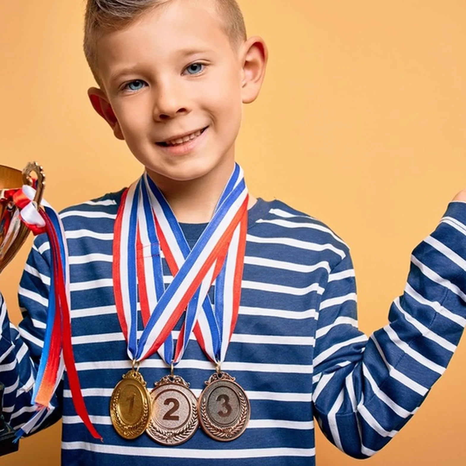 Medallas para Niños con Cintas 12 Piezas Doradas Plateadas Bronce