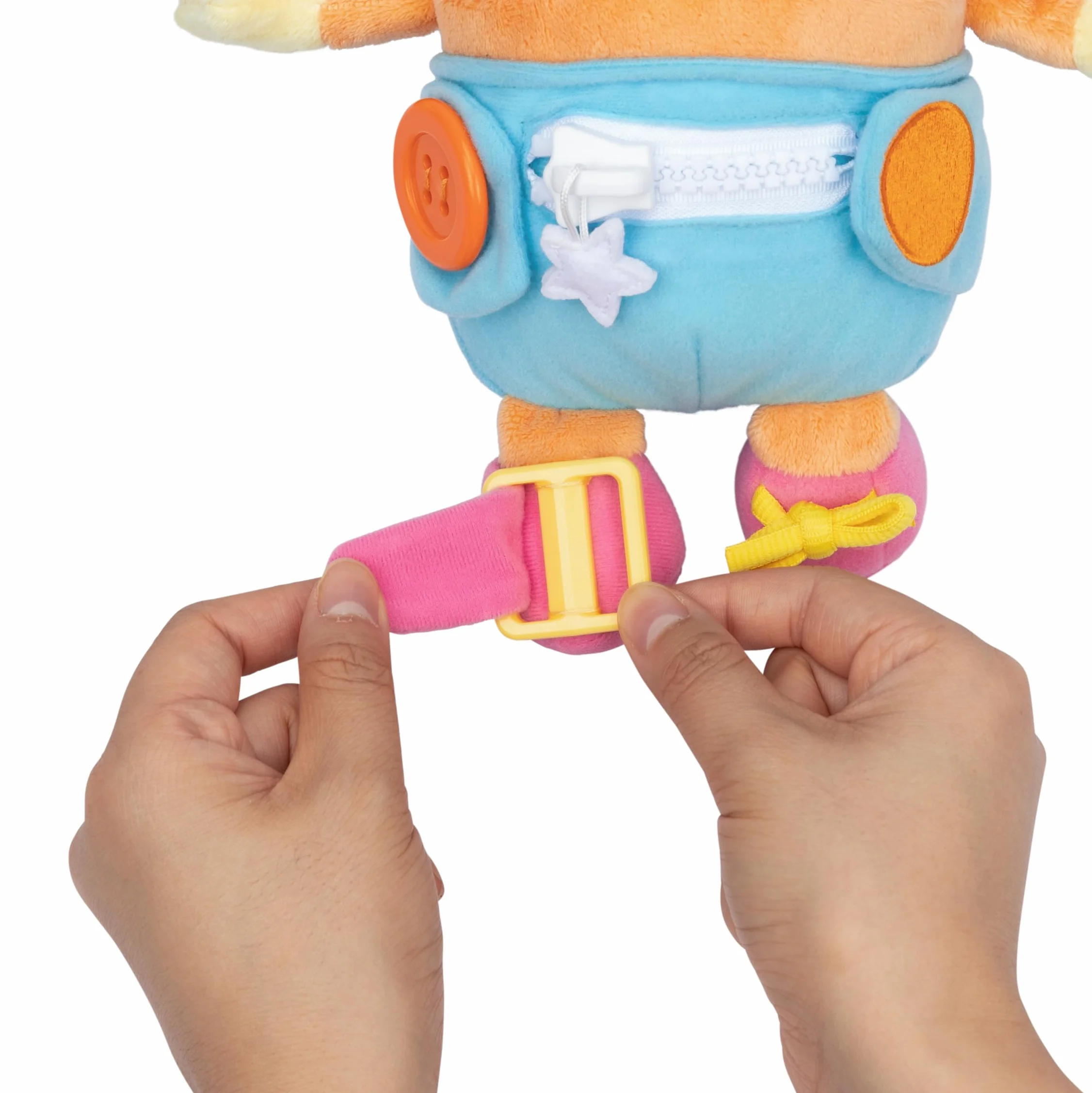 Bluey Bingo Bebé para Vestir y Jugar: Practica Las Habilidades motoras Finas vistiendo a Bingo Bebé, un Peluche Supersuave de 25,4 cm con Botones, Cremallera, Hebilla y Cordones