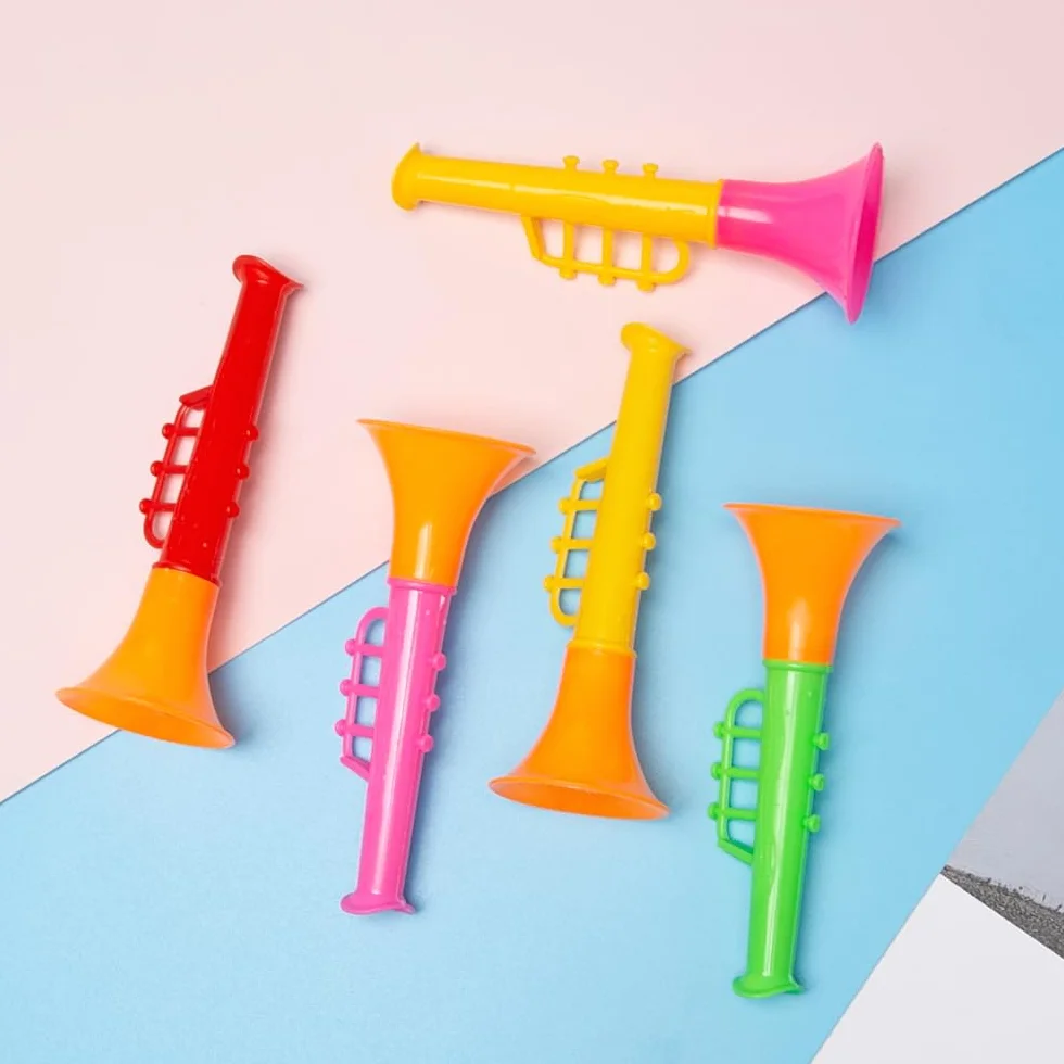 25 Piezas Mini Trompeta de Juguete Trompeta para Niños Pequeña Plastico Portátil Juguete Bocina Hacer Ruido Trompetas Instrumento Musical para Niños, Colorido, 10*3.8 cm
