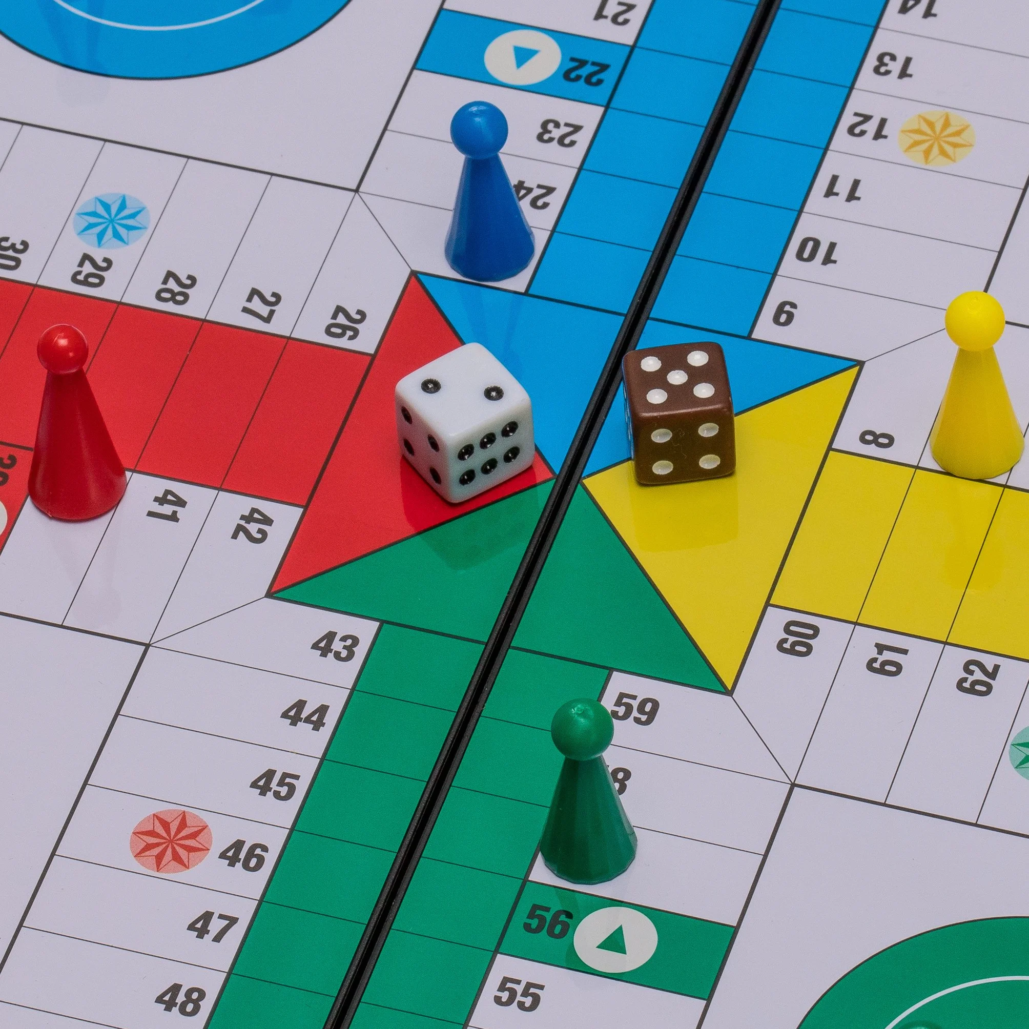 Ludo Magnético Plegable de Viaje Mini Juego de Tablero 25 cm - Juego de Estrategia Clásico Portátil