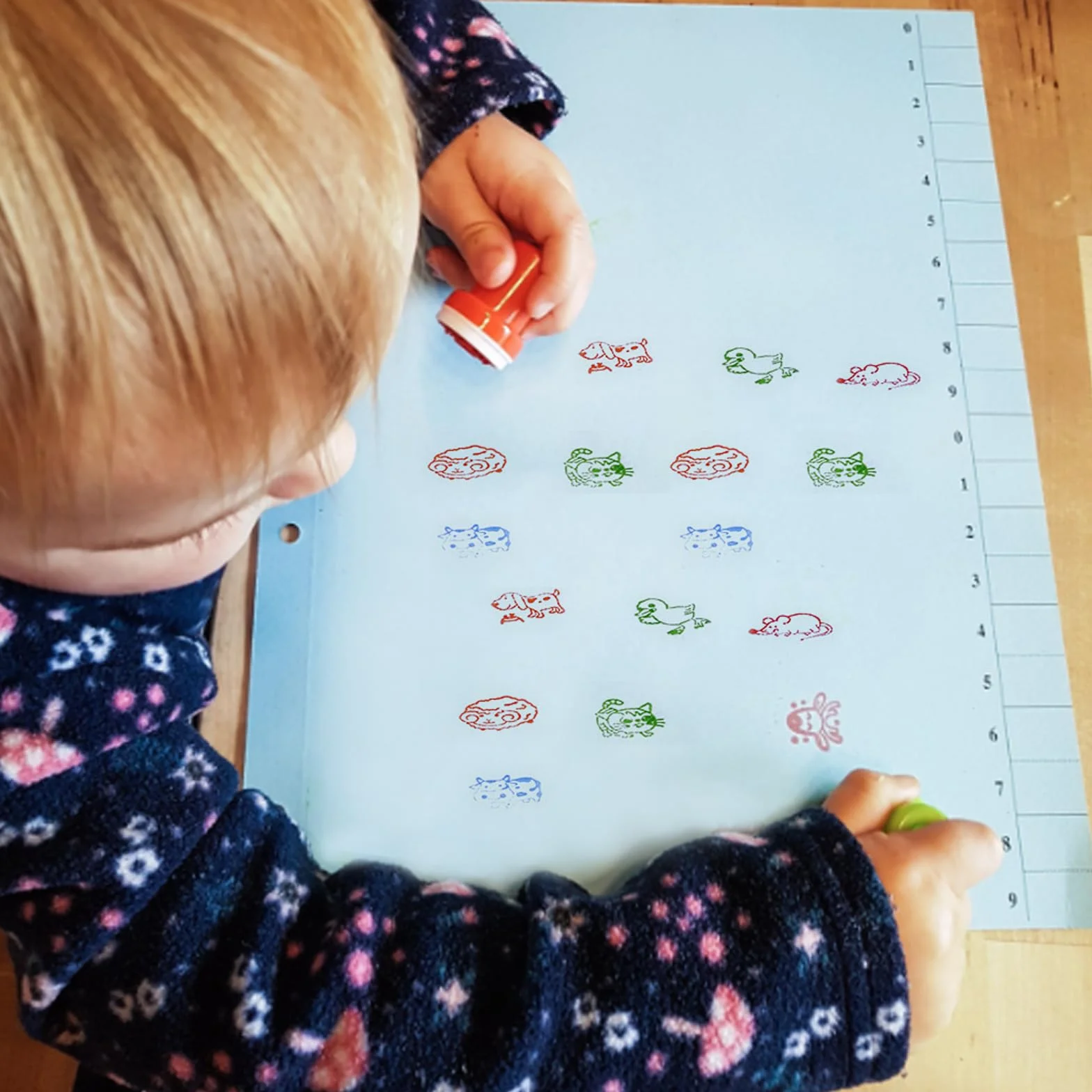 Nutabevr 30 Piezas 5 Colores Disponibles Animals Stamps Conjunto Sellos,Sellos infantiles colores,para Jugar sobre Papel Juguetes Artesanales, Fiesta Infantil Premios Escolares Regalo de Cumpleaños