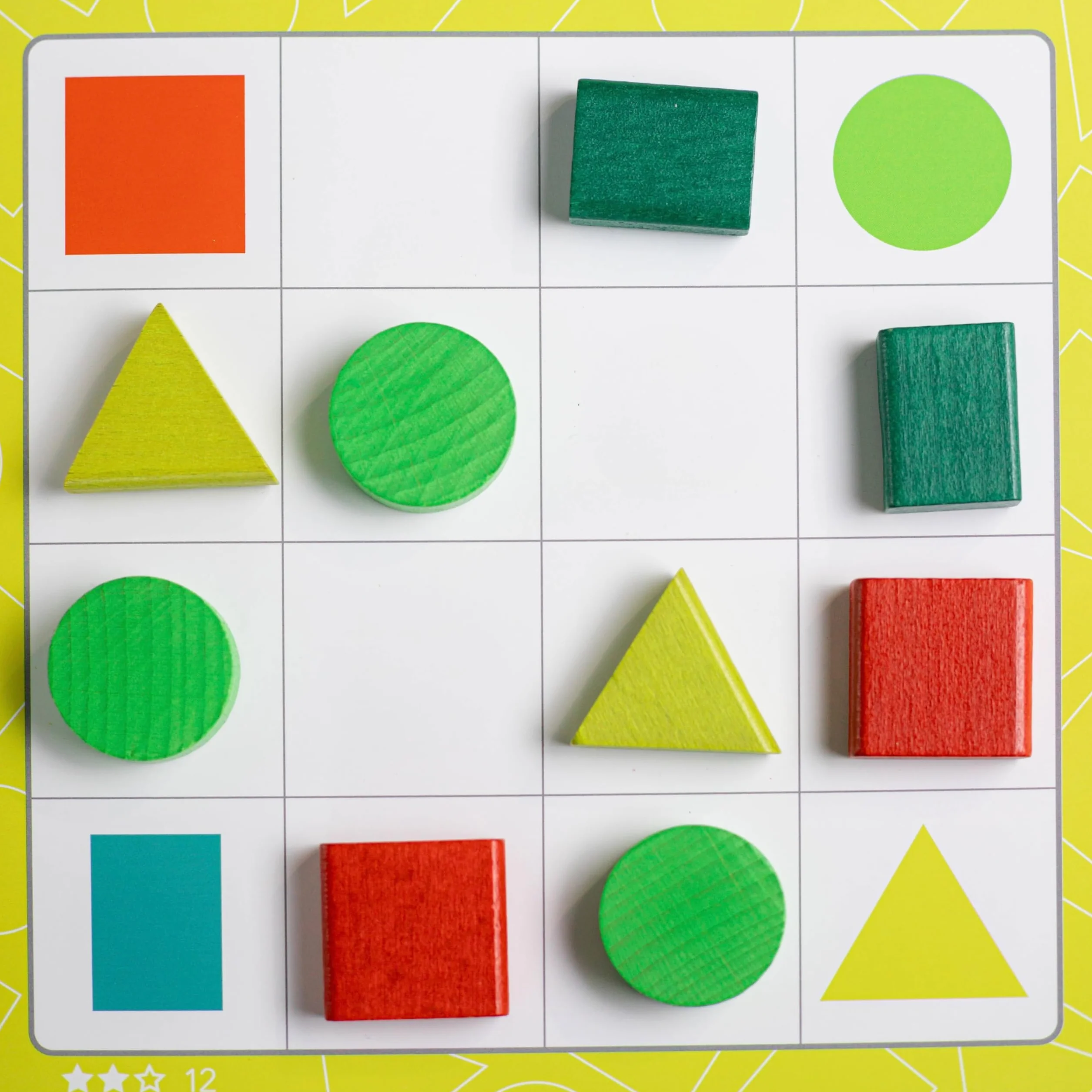 Sudoku Geométrico de Madera – Juguete Educativo 16 Piezas 20 Tareas – Estimula Lógica y Motricidad Fina – Desde 3 Años