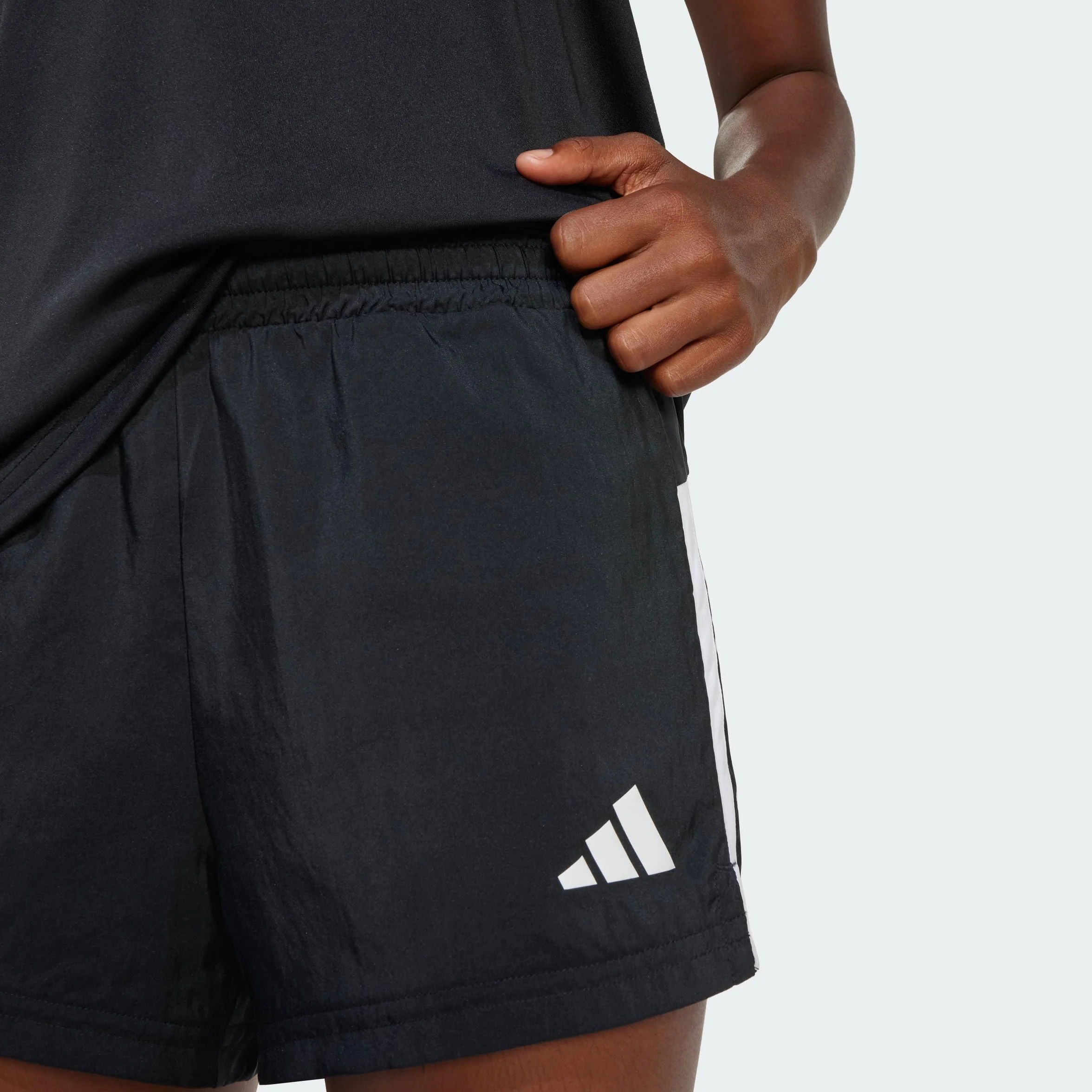 Adidas Girl's Pantalón Corto Train Essentials 3 Bandas