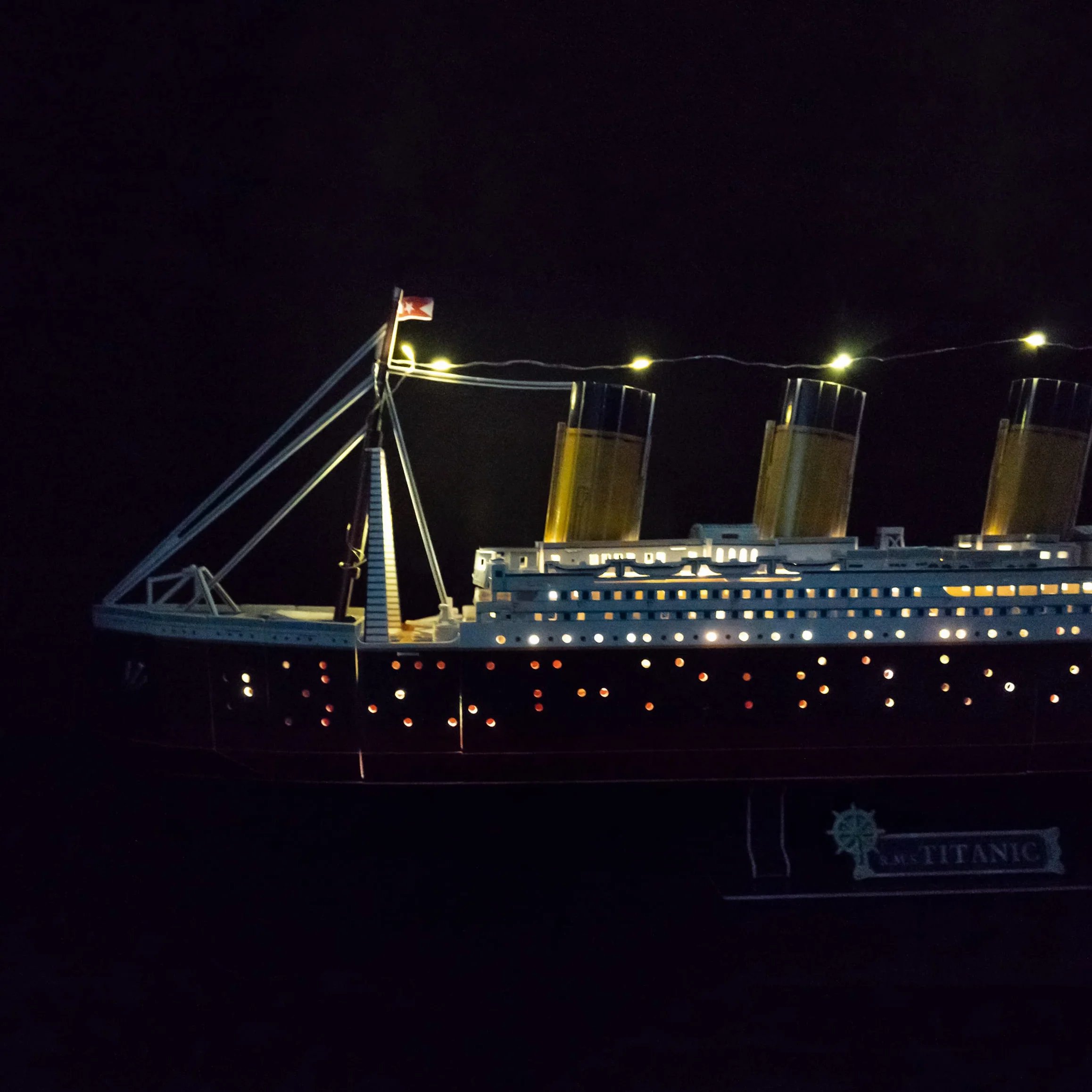 Puzzle 3D Maqueta Titanic LED 266 Piezas para Construir Adultos