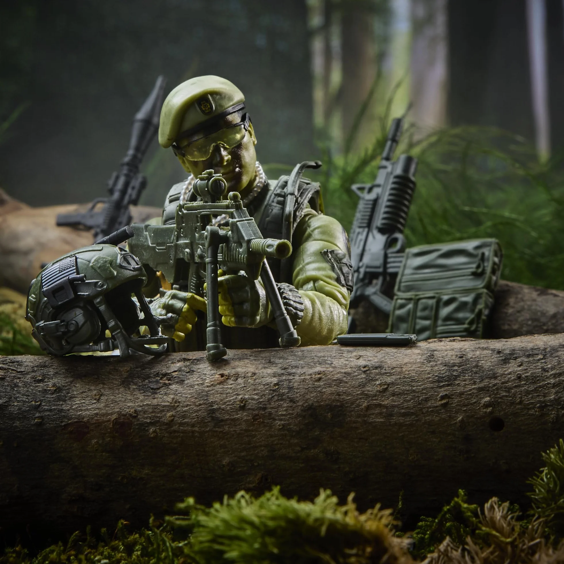 G.I. Joe Classified Series, Legacy Collection, Soldado de acción - Fuerzas Especiales, Set de Figura Coleccionable de 15 cm con 16 Accesorios