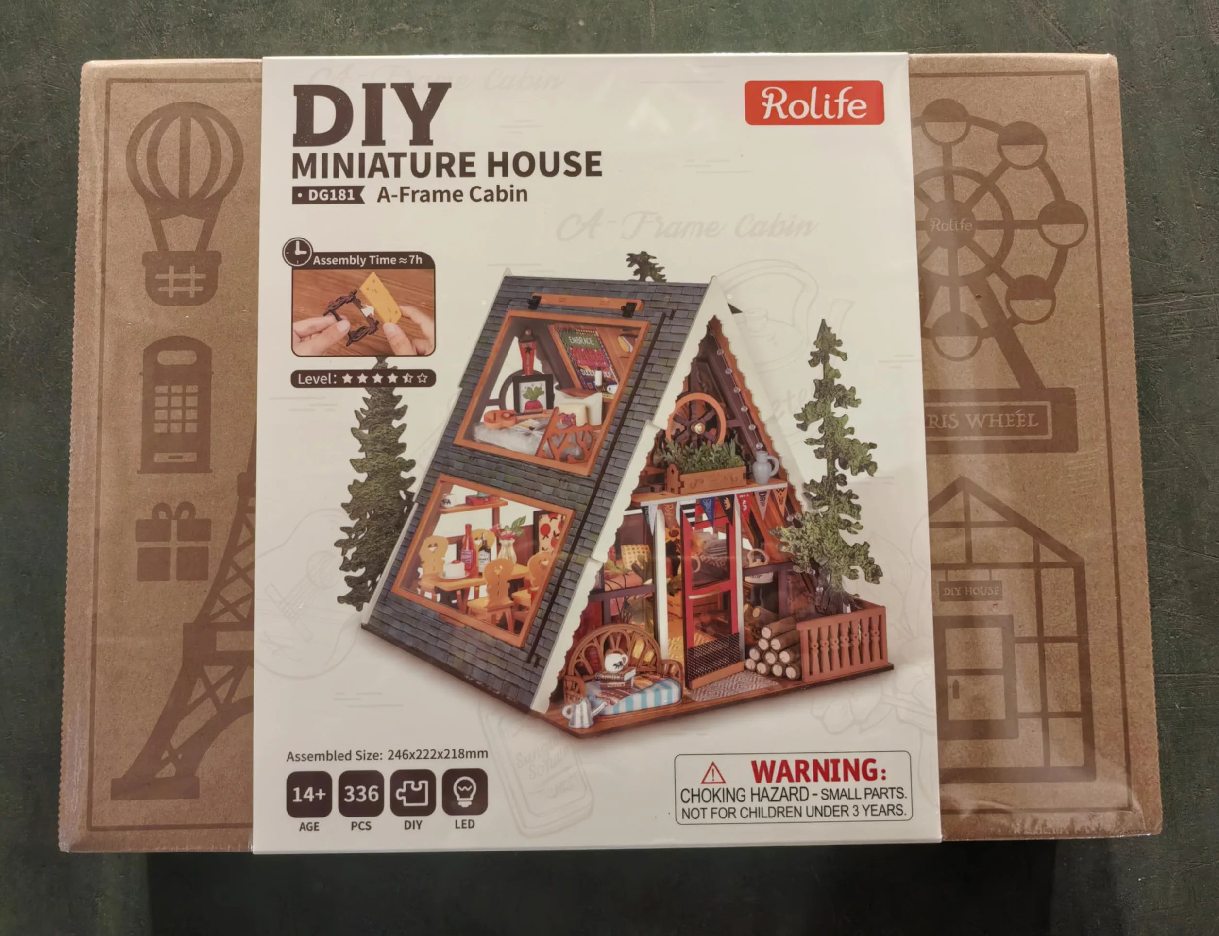 Rolife Casa de Muñecas Cabaña A-Frame Modelo de Madera Casa en Miniatura Sanación Natural Cabaña del Bosque de Cuento de Hadas Decoración del Hogar Regalo Creativo para Adultos
