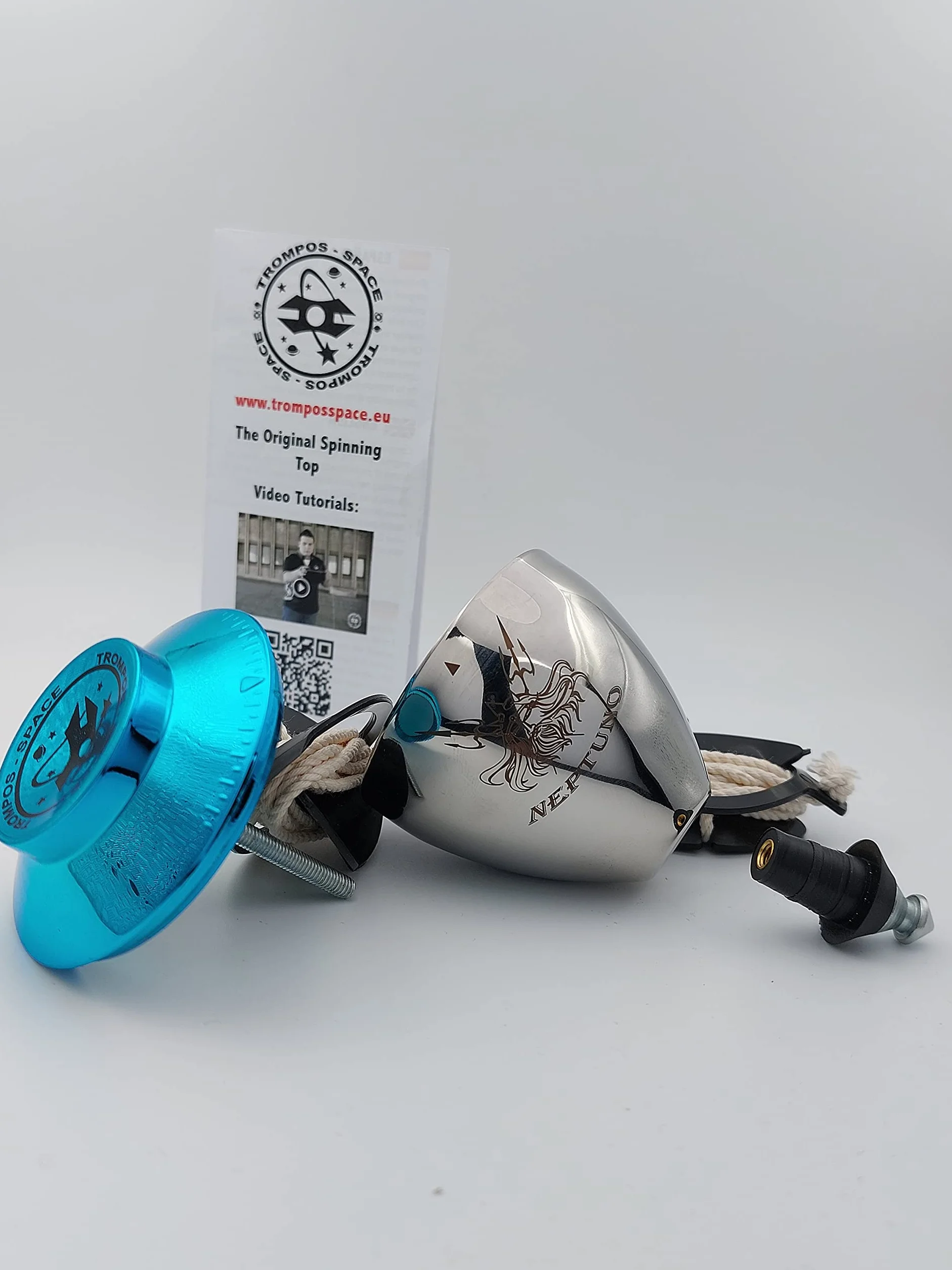 TROMPOS Space - Trompo Profesional Neptuno Roller de Acero Inoxidable, Peonza con Punta Roller, Regulador de Vibraciones, Diseño para Trucos Avanzados, Incluye Cuerda, Color Azul