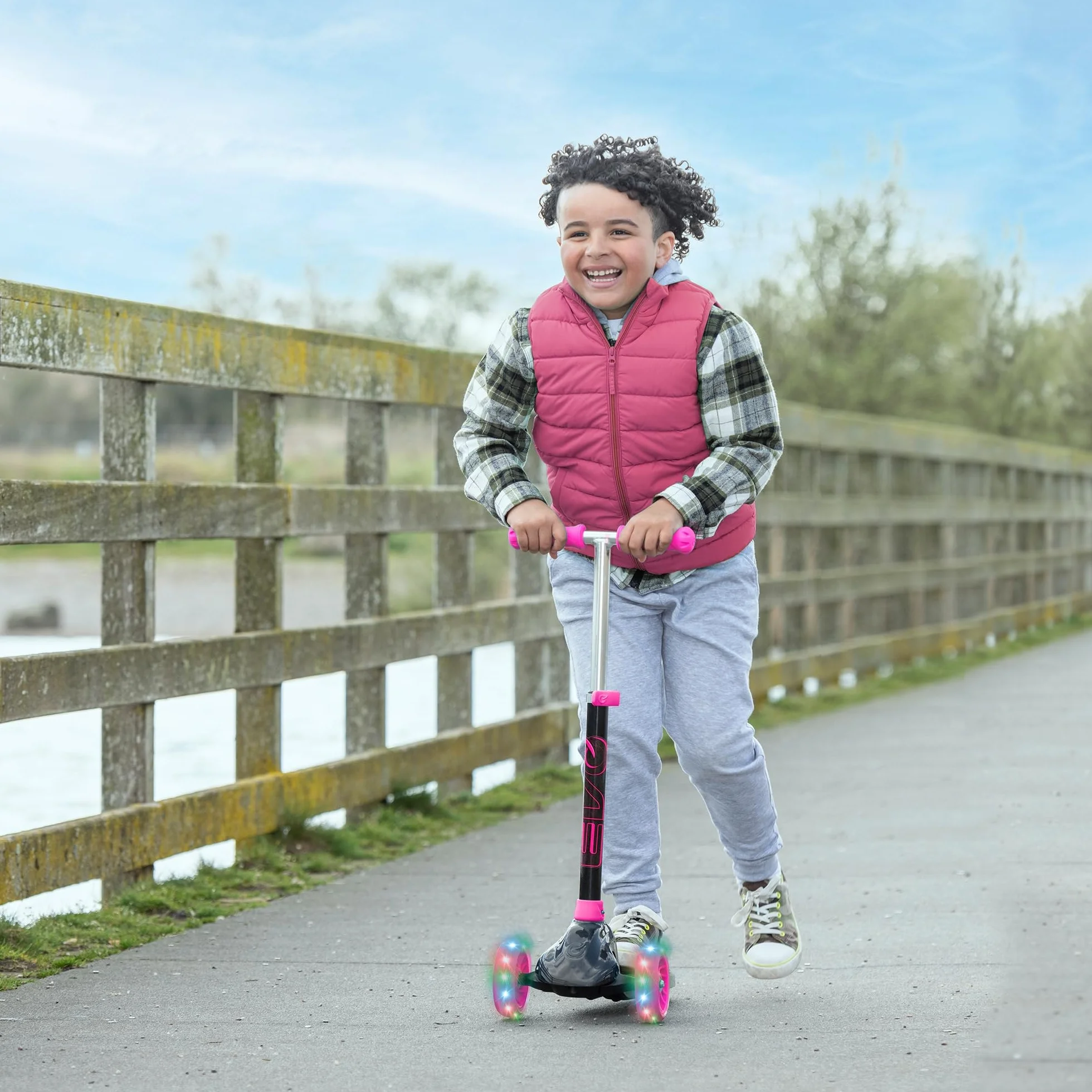 EVO Eclipse - Patinete iluminado de 3 ruedas | Patinete de empuje para niños con altura de mango ajustable | Scooter de altura de mango ajustable para niños y niñas | Patinete para niños de 3 a 12