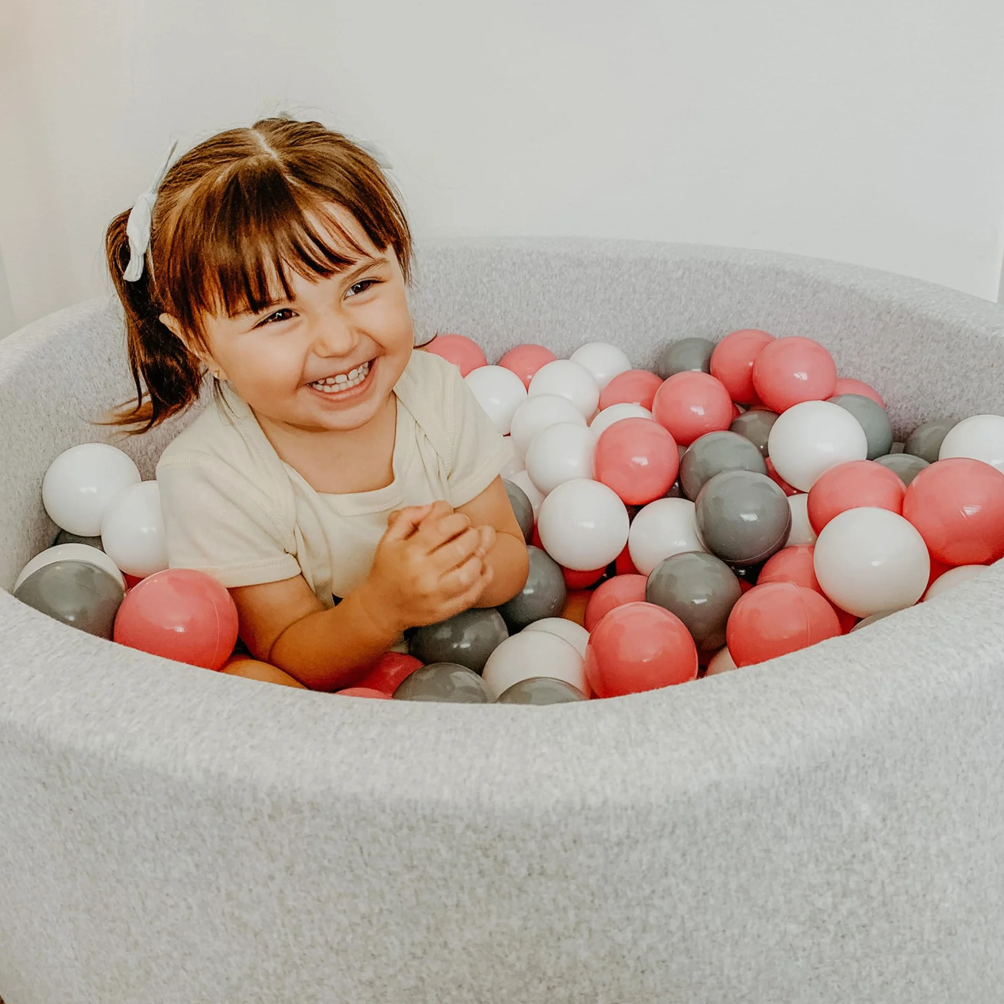 Angelove Piscina de Bolas Ø 90 × 30 cm con 200 Bolas - Piscina Redonda de Espuma con Funda Extraíble, Gris Claro: Menta/Gris/Blanco