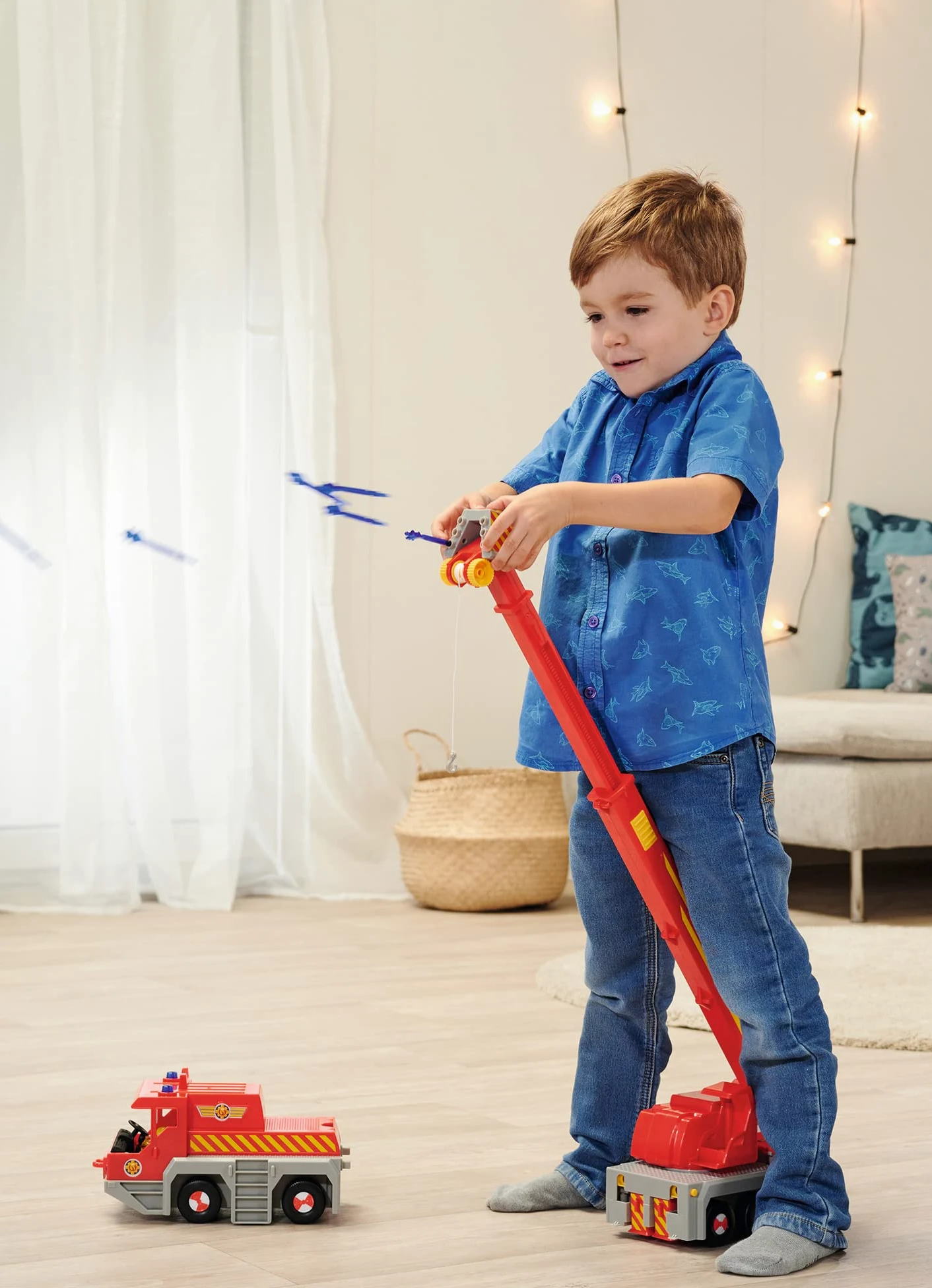 Simba 109252517 - Grúa de Juguete de Sam Bombero (50 cm) - Vehículo de Rescate 2 en 1 (Coche y grúa) para niños a Partir de 3 años, con cabrestante, Figura, luz y Sonido (Incluye Pilas)