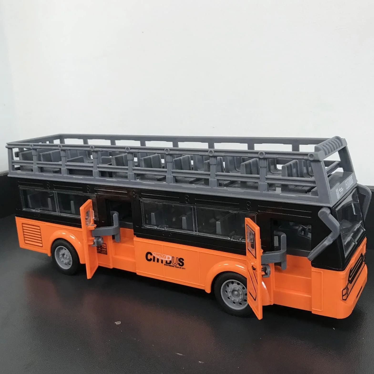 Alomejor Control remoto Autobús de dos pisos Detalles finos Autobús RC de 4 canales Puertas de apertura segura para juguetes(QH204 9 Sightseeing Bus)