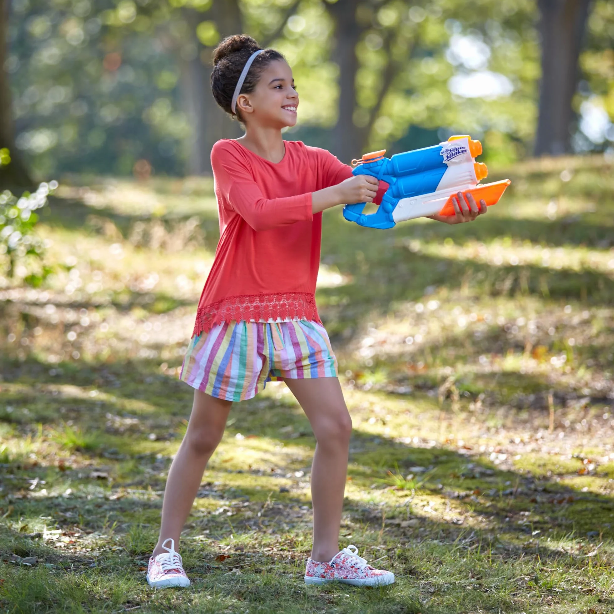 Nerf Super Soaker Twin Tide Lanzador de agua de bombeo 2 cañones Juguete agua al aire libre