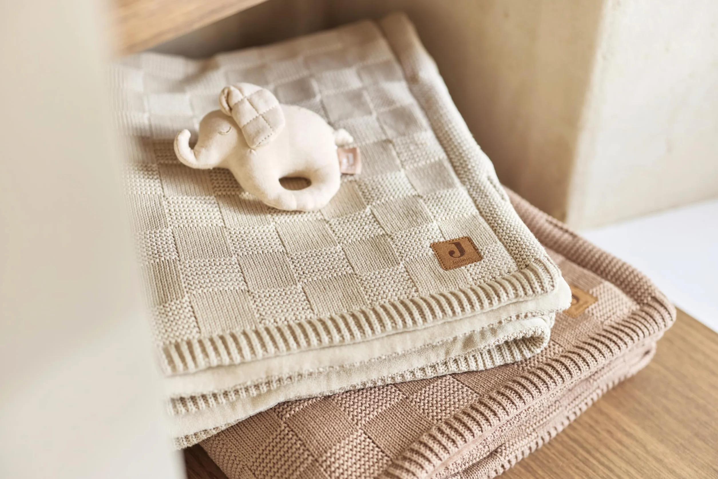 Jollein Manta para bebé Box Knit - Milky Coffee/Velvet - 110x150cm - 100% Algodón - para Cuna - 1.5 TOG - Certificación Gots