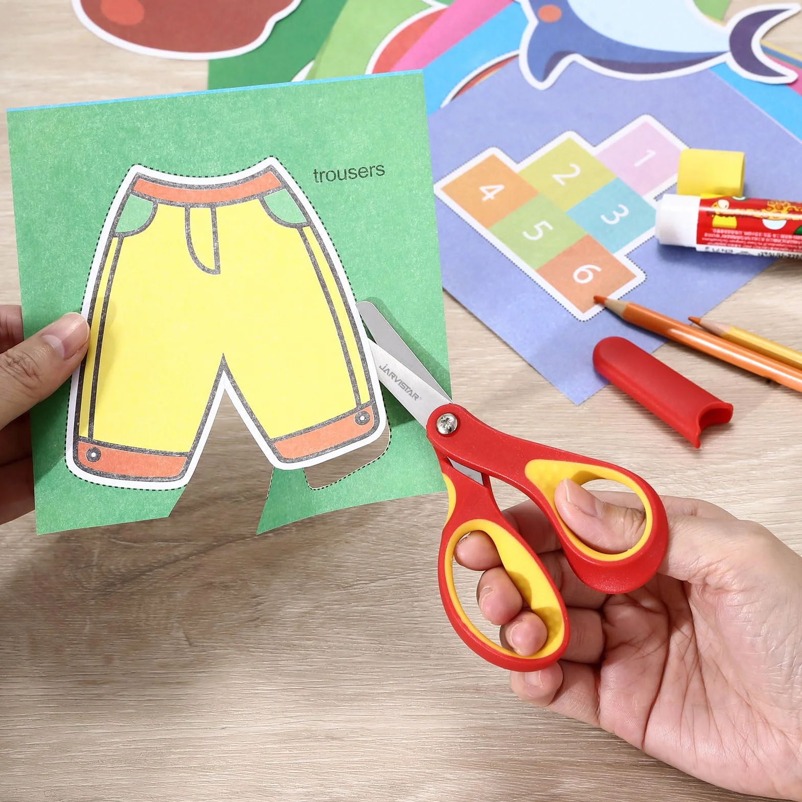 JARVISTAR Tijeras de Seguridad para Niños, Acero Inoxidable Hojas Redondeadas Tijeras para Niños, Para Diestros Tijeras de Papel para Niños y Niñas en el Jardín de Infancia, 13 Cm (Azul/Rosa/Naranja)