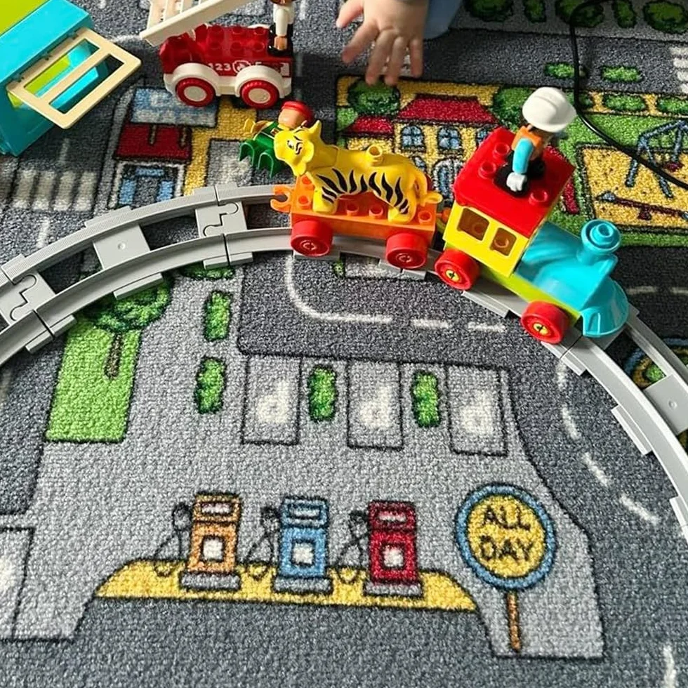 48 Piezas City Vías para Tren de Juguete Vías de Tren con 35 Carriles Curvados, 11 Carriles Rectos, 2 Carriles Cruzados, Accesorios de Trenes para Niñas y Niños