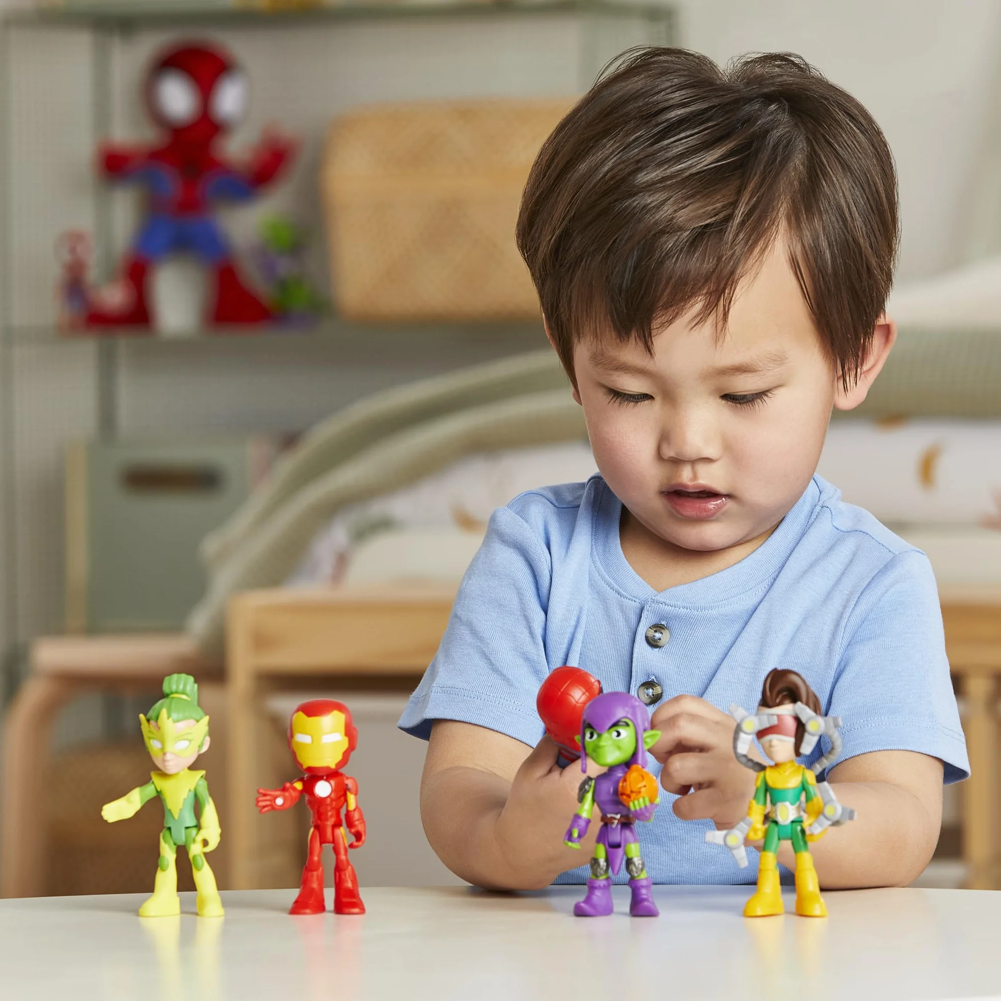 Hasbro Spidey and His Amazing Friends Pack de Amigos y Enemigos, 5 Figuras de Acción de 10 cm, Juguete de Superhéroes para Niños de 3 Años o Más