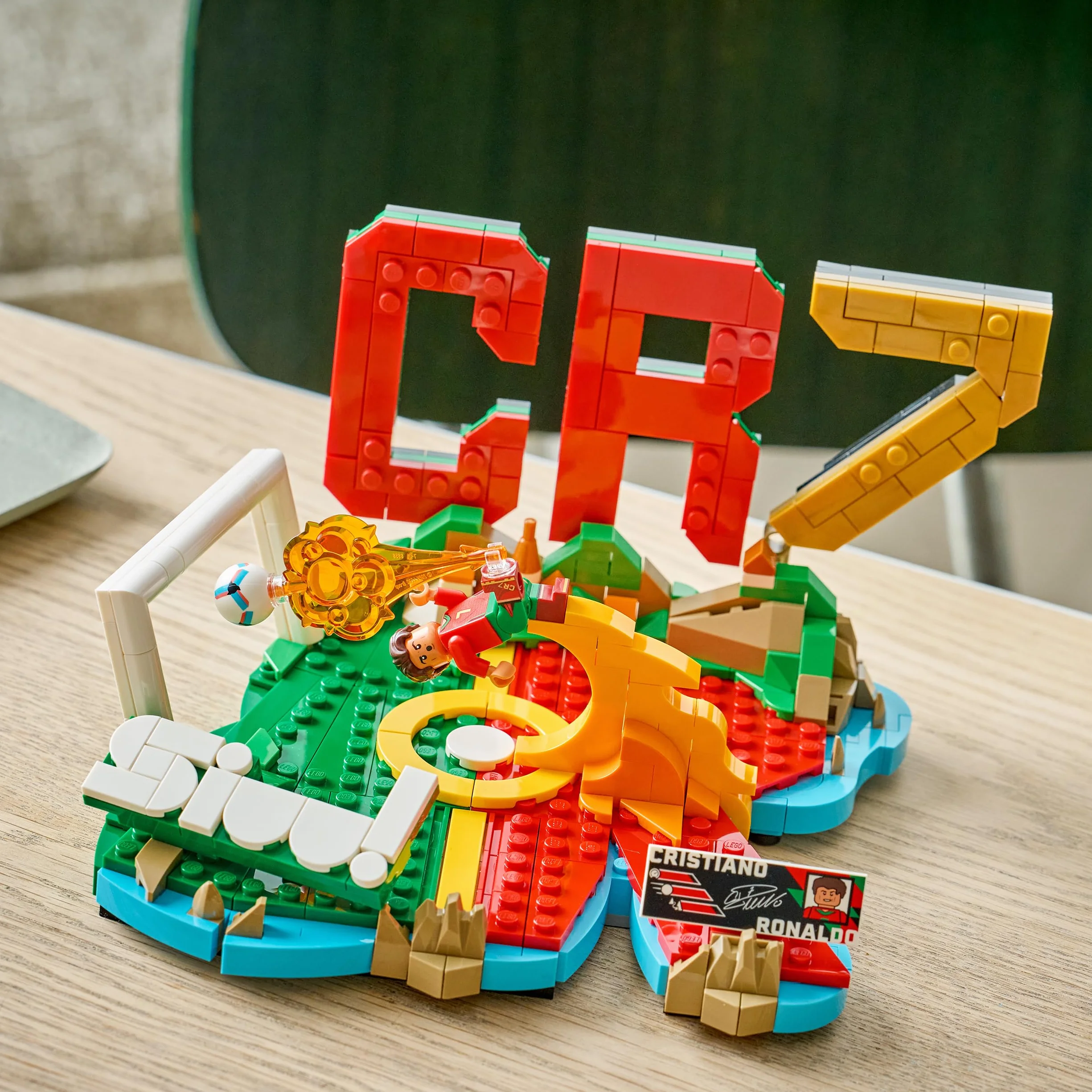 LEGO Editions Cristiano Ronaldo Fenómenos del Fútbol Juguete de Construcción Minifigura de Futbolista 43012 Regalo para Niños 10+ Años